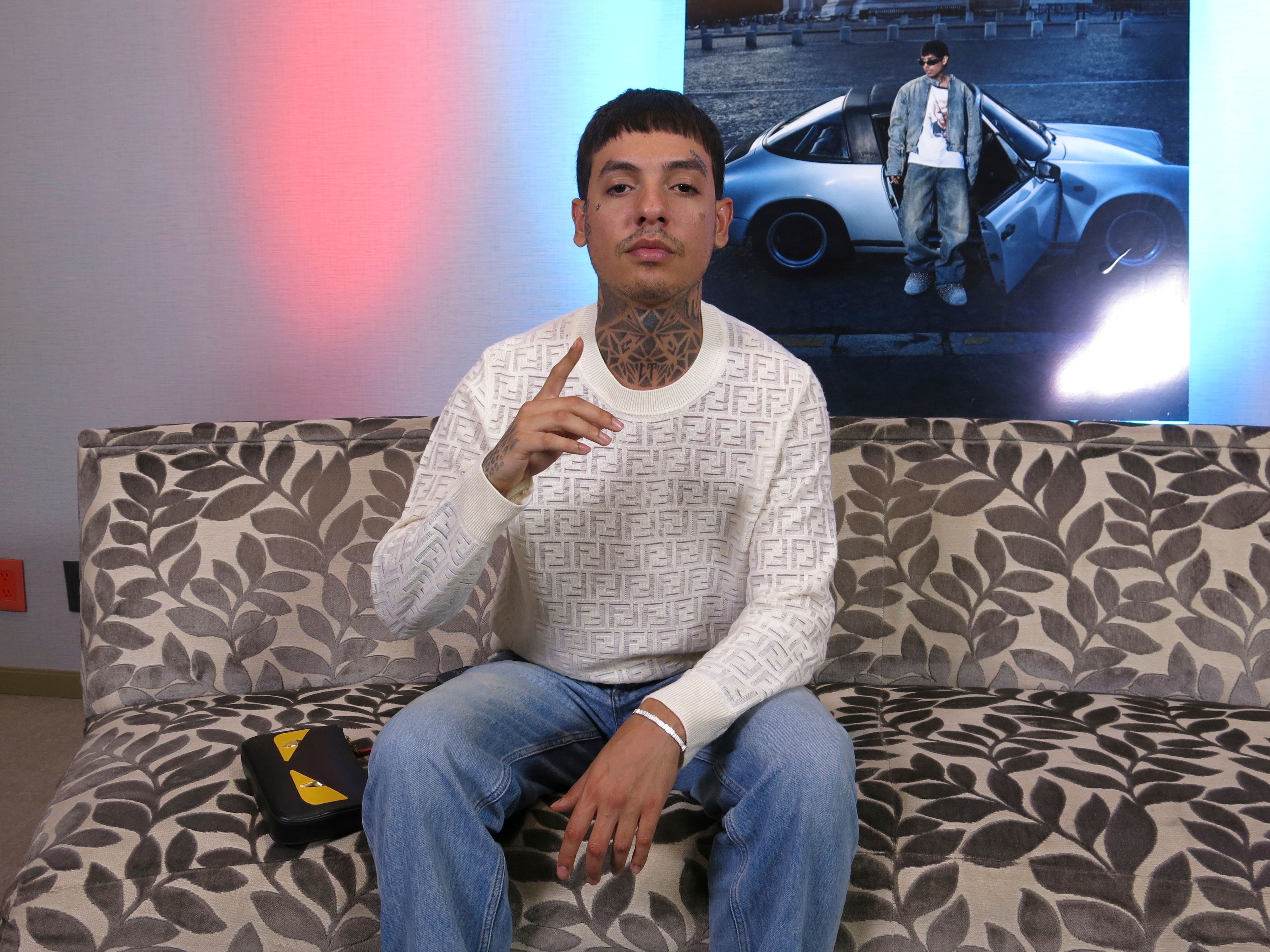 Natanael Cano expande expande su sonido con 'Porque La Demora'