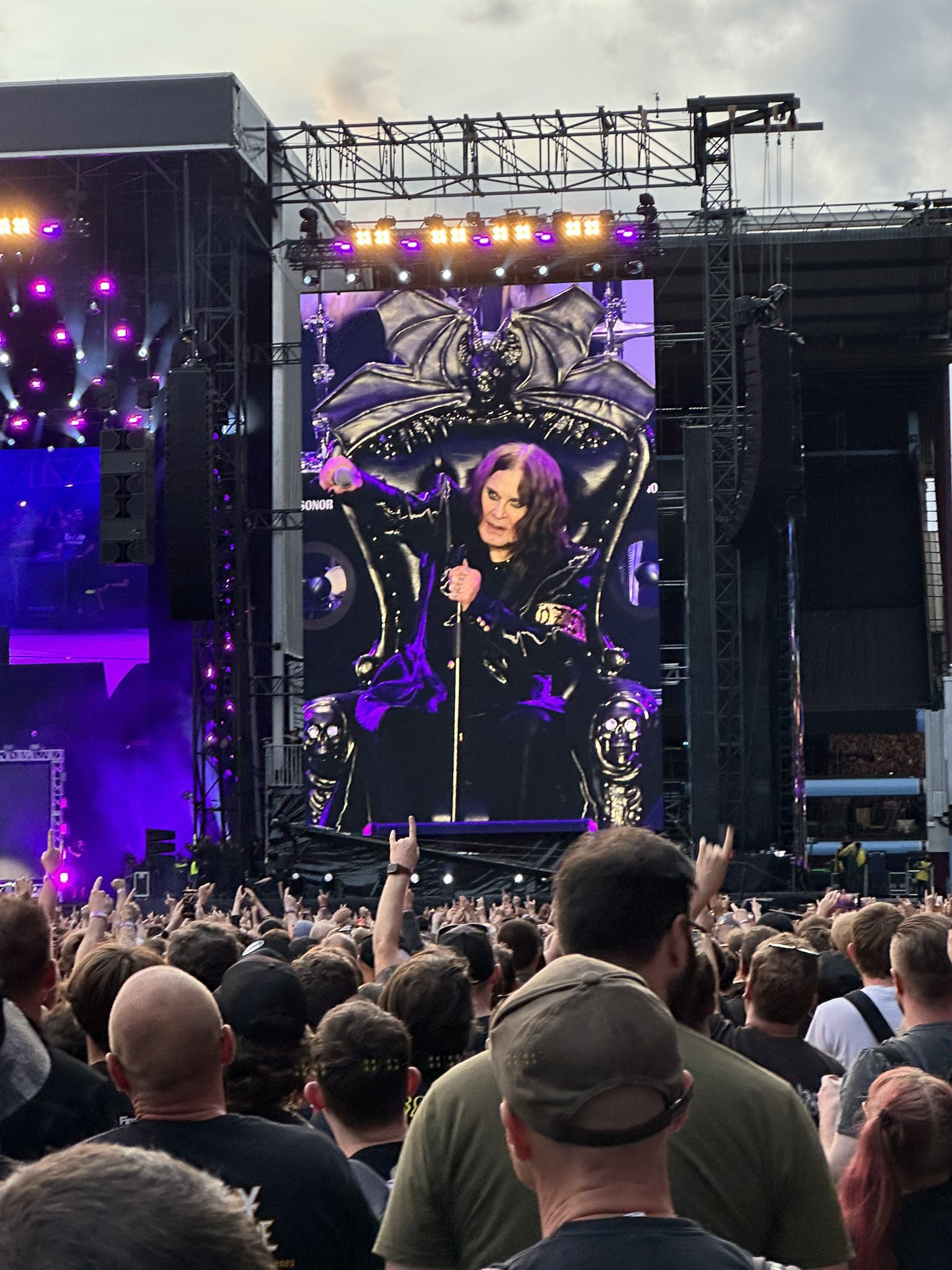 Ozzy Osbourne y Black Sabbath dice adiós a los escenarios
