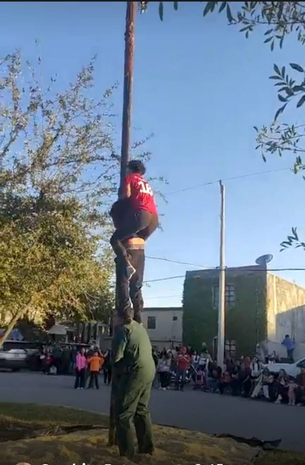 'Palo encebado' cumple más de 40 años como tradición en Reynosa.jpg