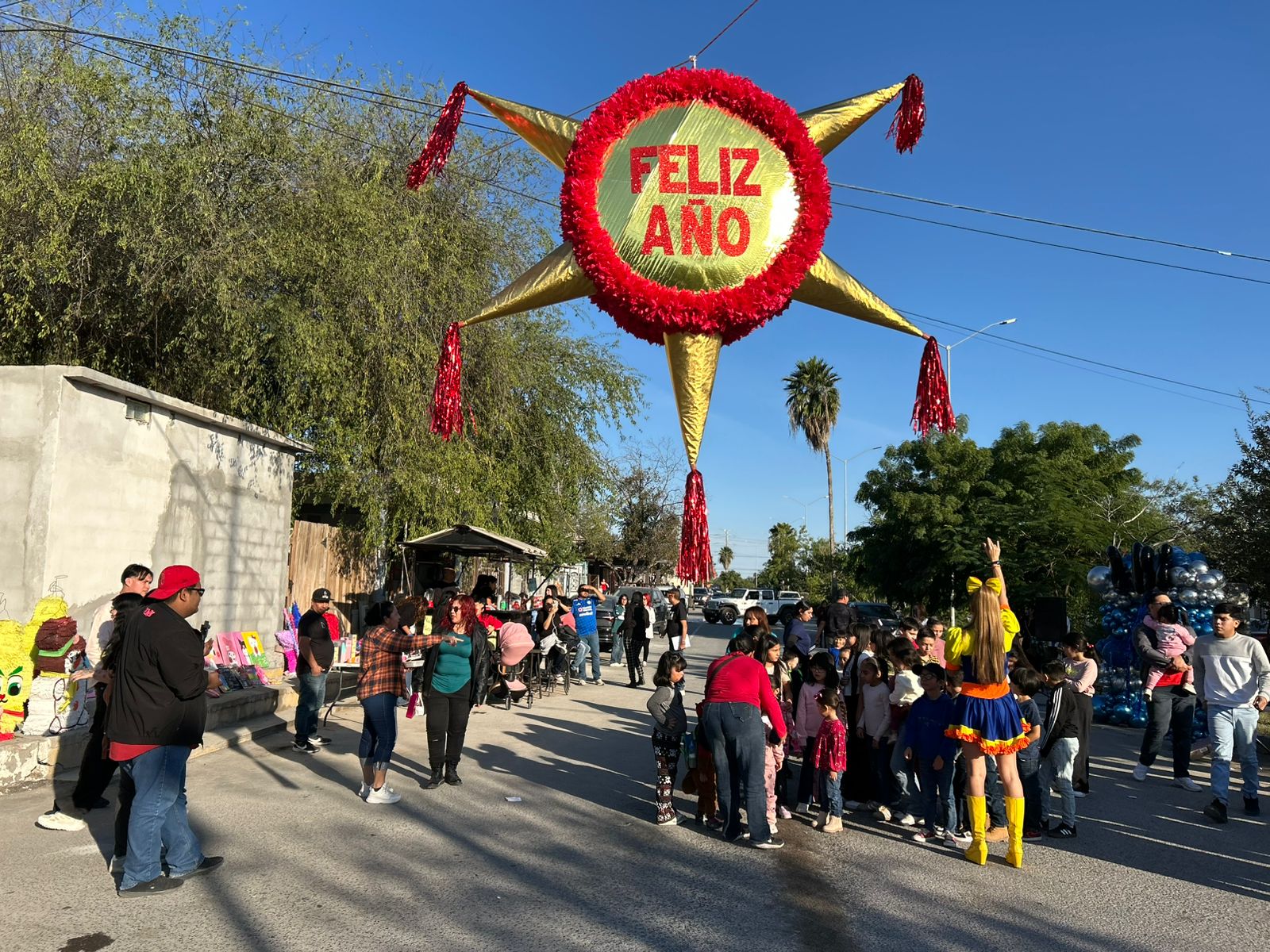 'Palo encebado' cumple más de 40 años como tradición en Reynosa.jpg