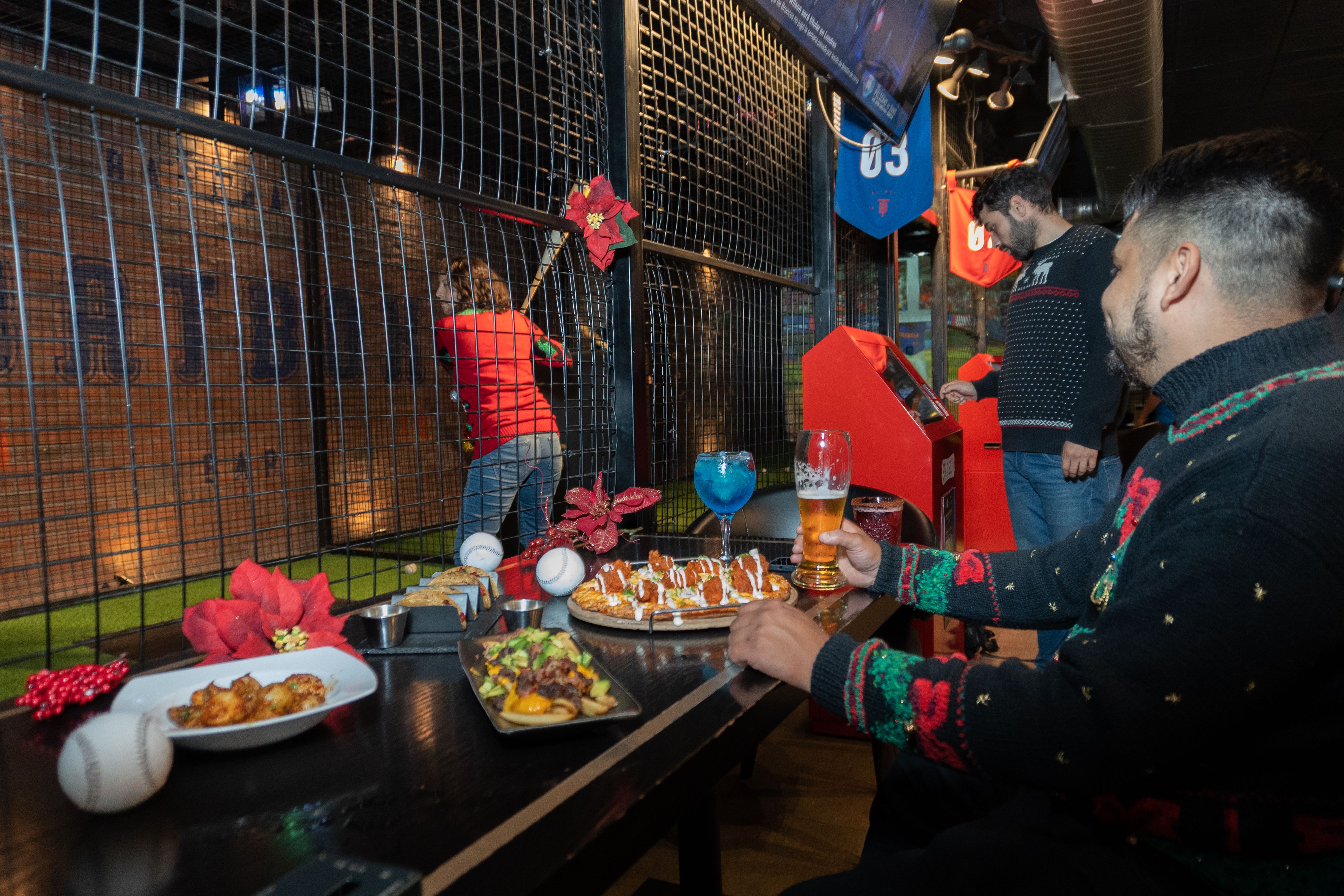 Posadas empresariales en Batbox celebrando las festividades con un toque deportivo 1.jpg