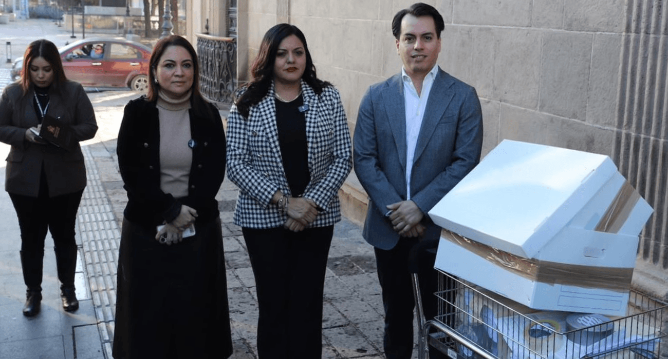 Presupuesto está en cancha de Samuel García: Congreso.png