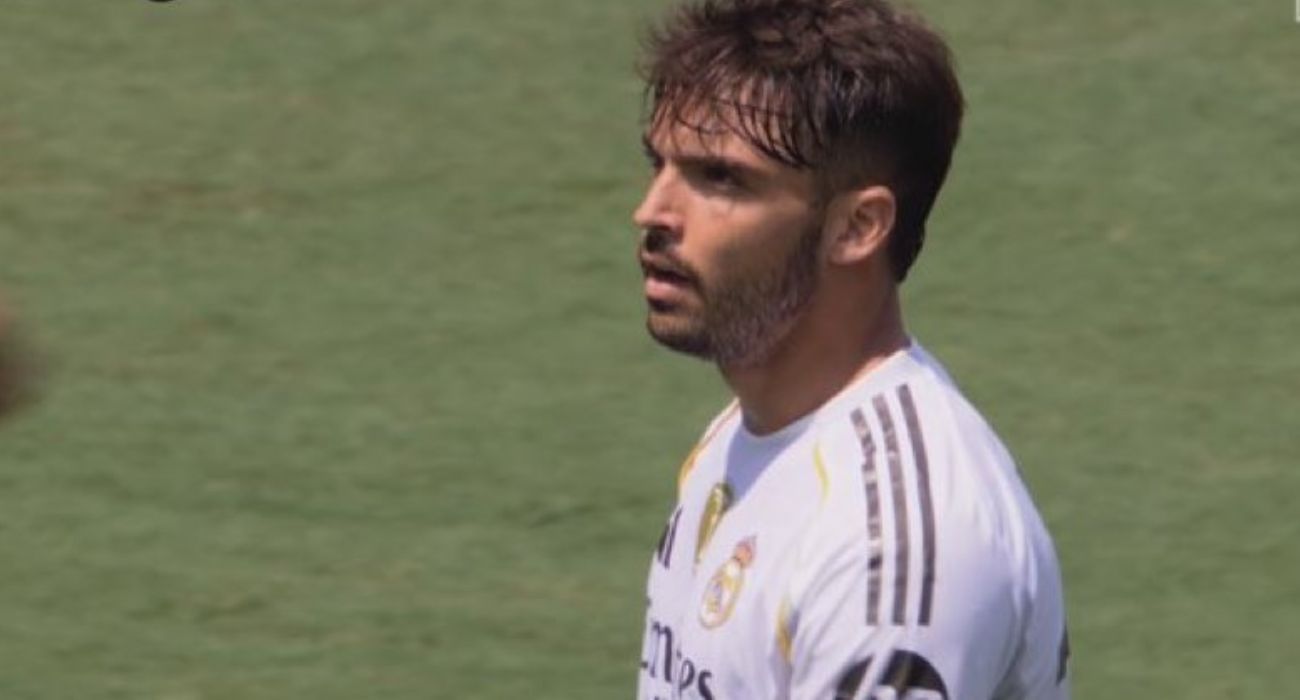 Raúl Asencio expulsado a los siete minutos ante Pachuca