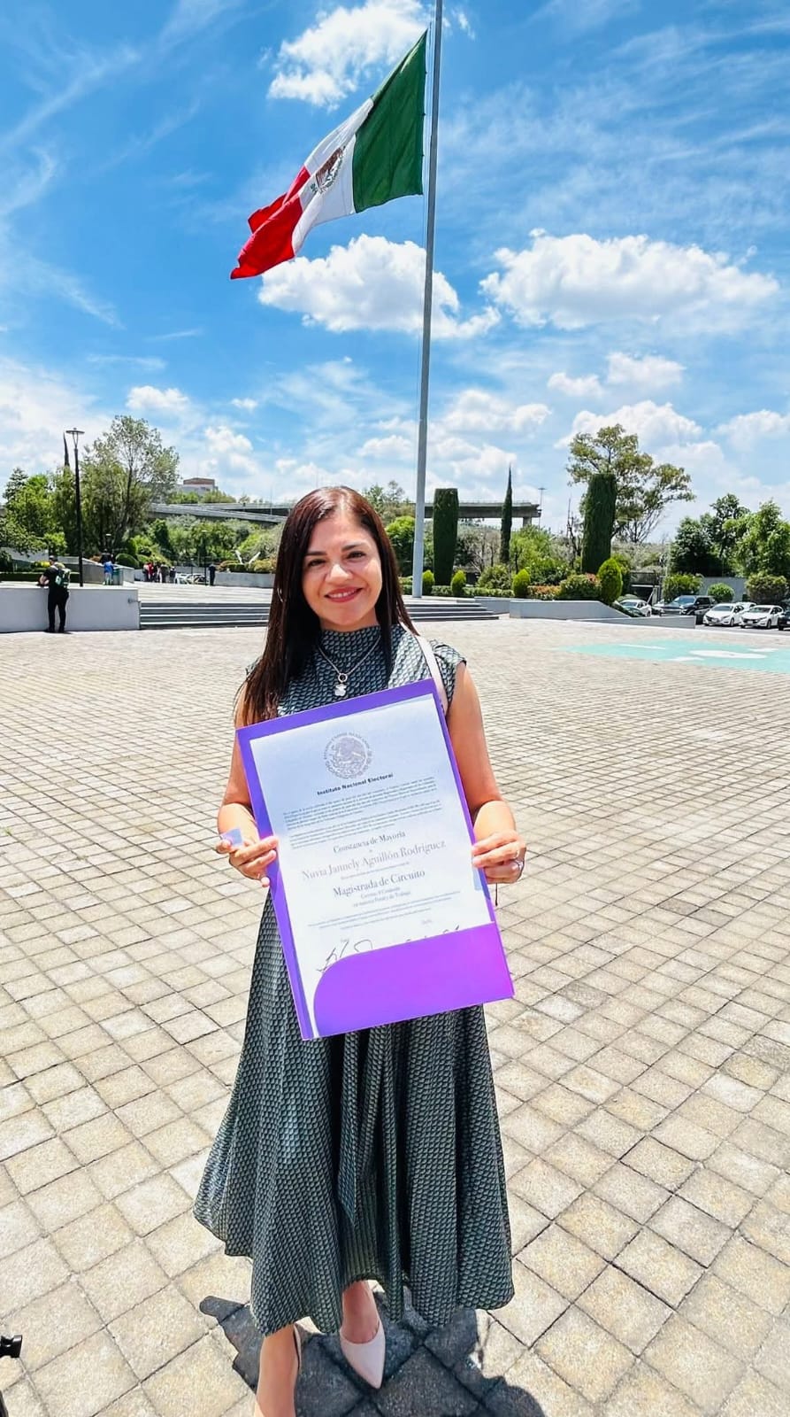 Recibe Nuvia Guillón constancia como Magistrada de Circuito