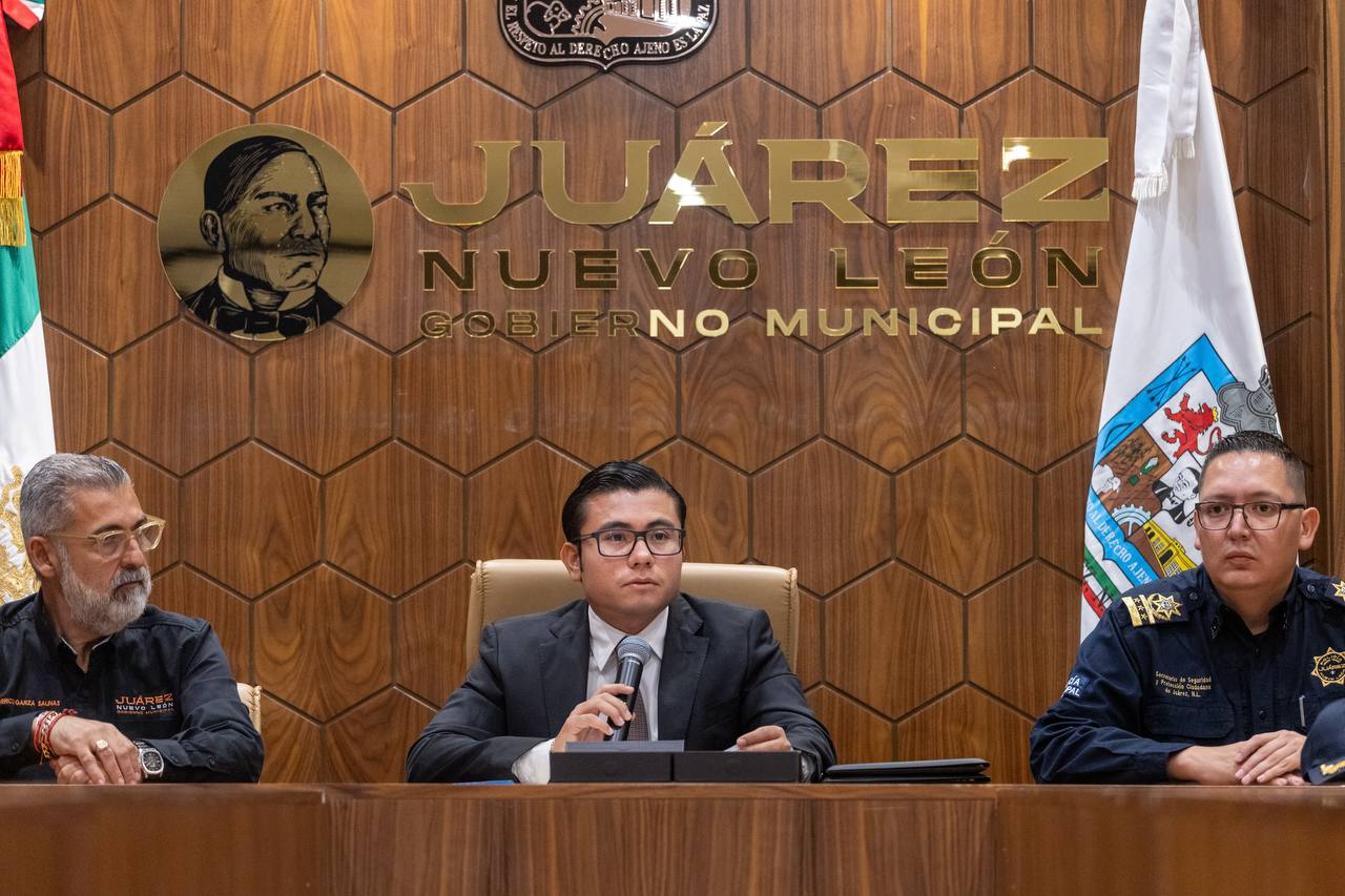 Reconoce Félix Arratia a policías por actos de servicio ejemplar