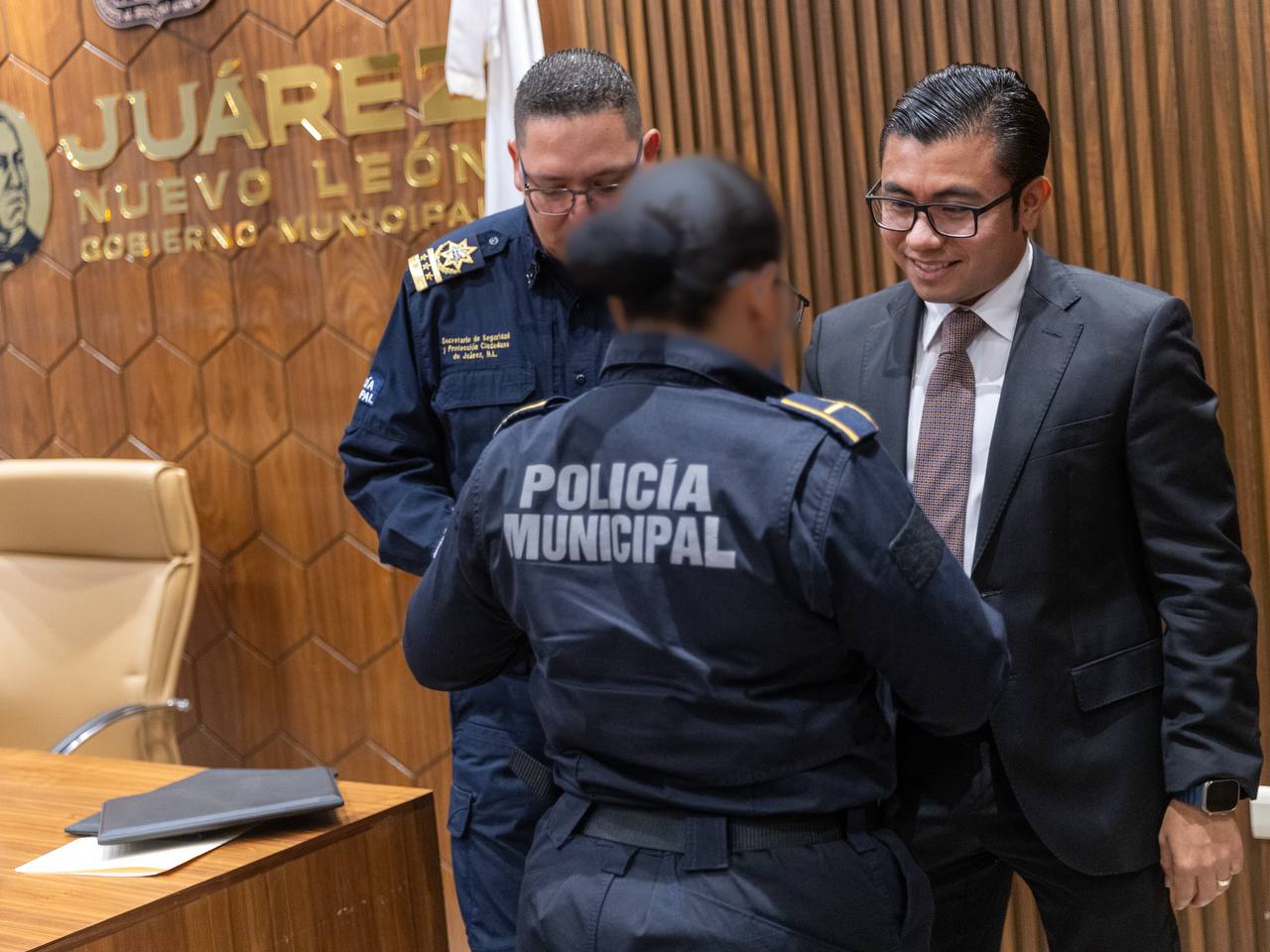 Reconoce Félix Arratia a policías por actos de servicio ejemplar