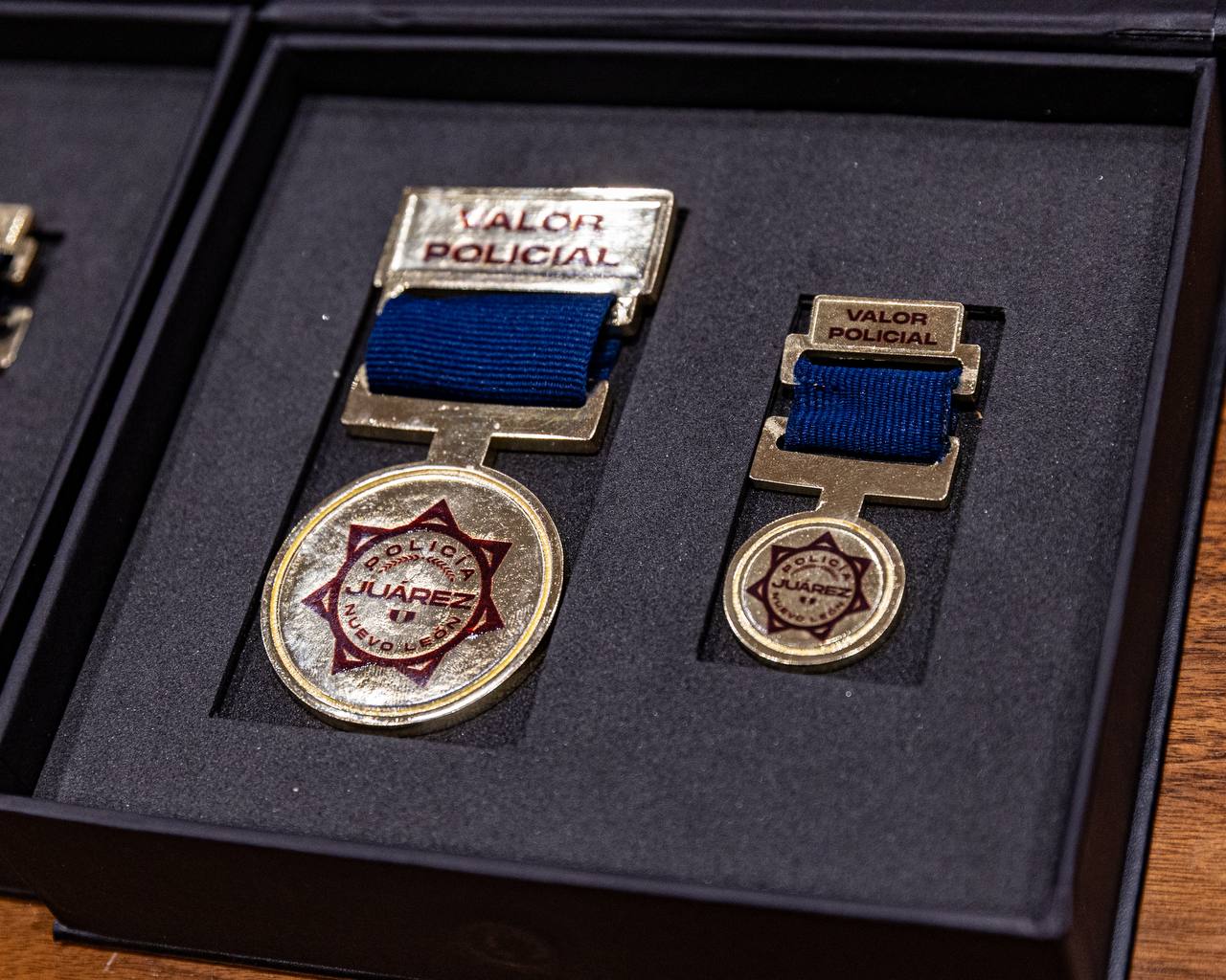 Reconoce Félix Arratia a policías por actos de servicio ejemplar