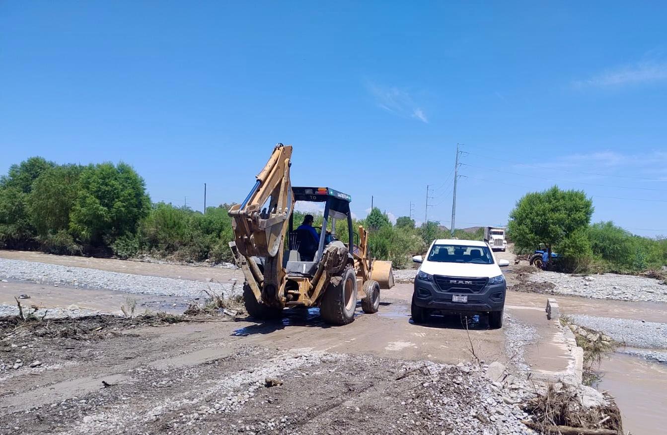 Rehabilitan acceso a ejido Mesillas tras afectaciones por lluvias