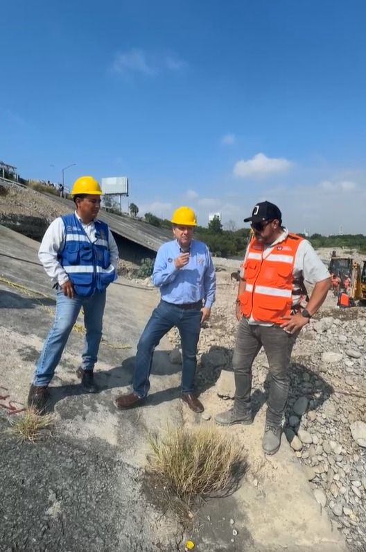 Repara Agua y Drenaje enorme fuga en Río Santa Catarina