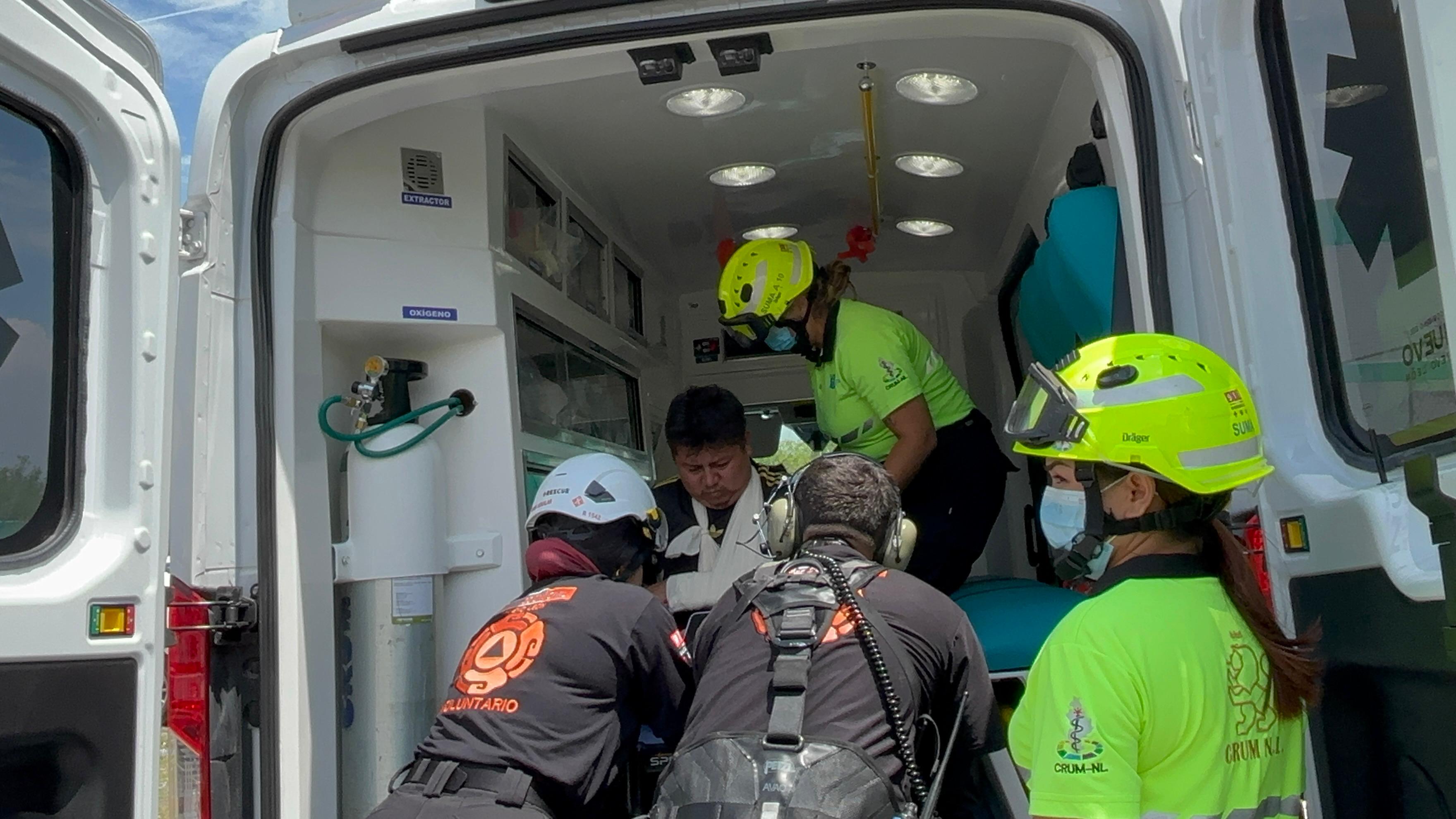 Rescatan a hombre de cascadas de la Estanzuela
