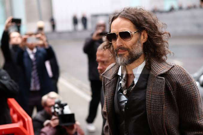  Russell Brand 