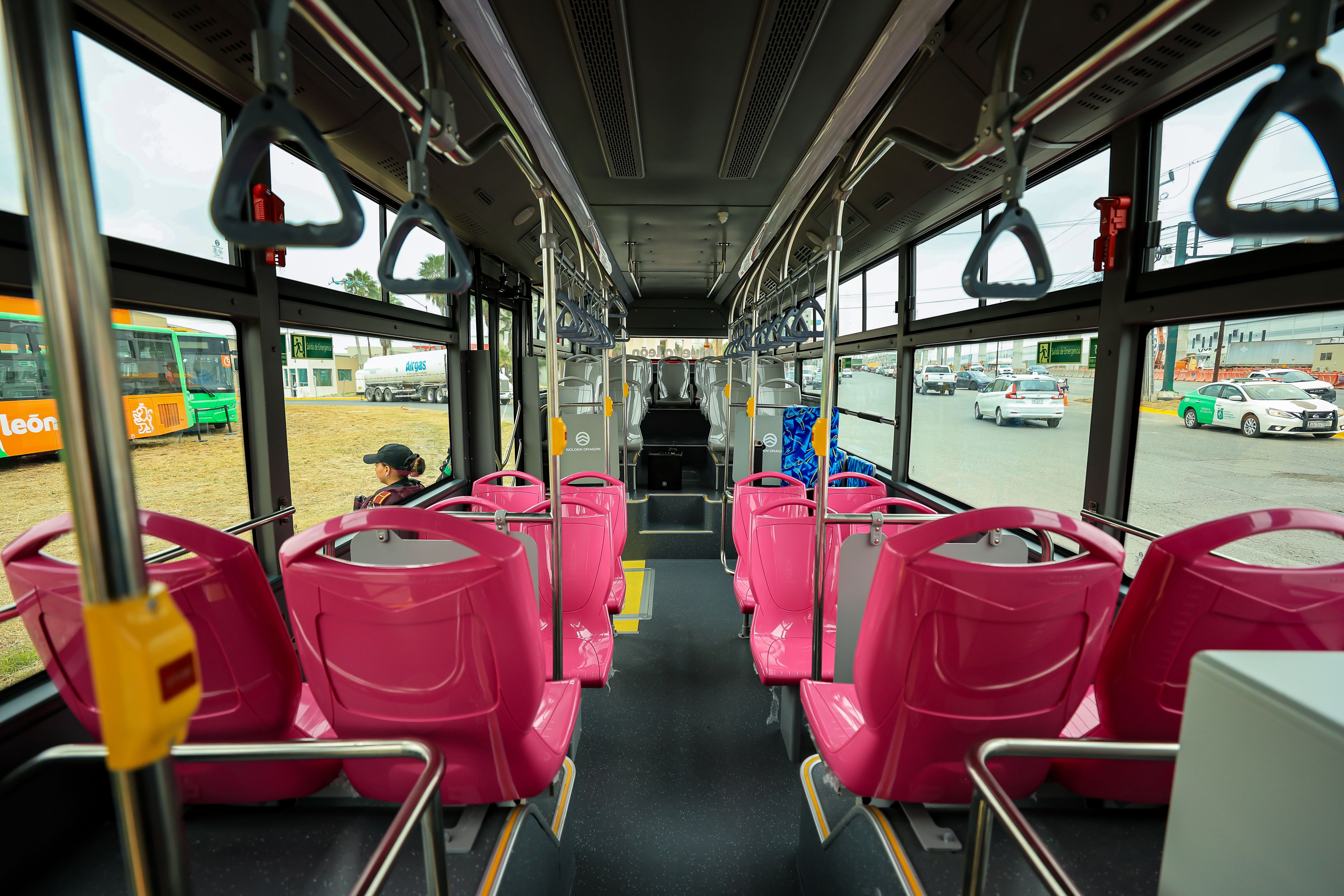 SUMAN 40 NUEVOS CAMIONES  A LA RUTA 109 AEROPUERTO - Y GRIEGA Y RUTA 219 05.JPG