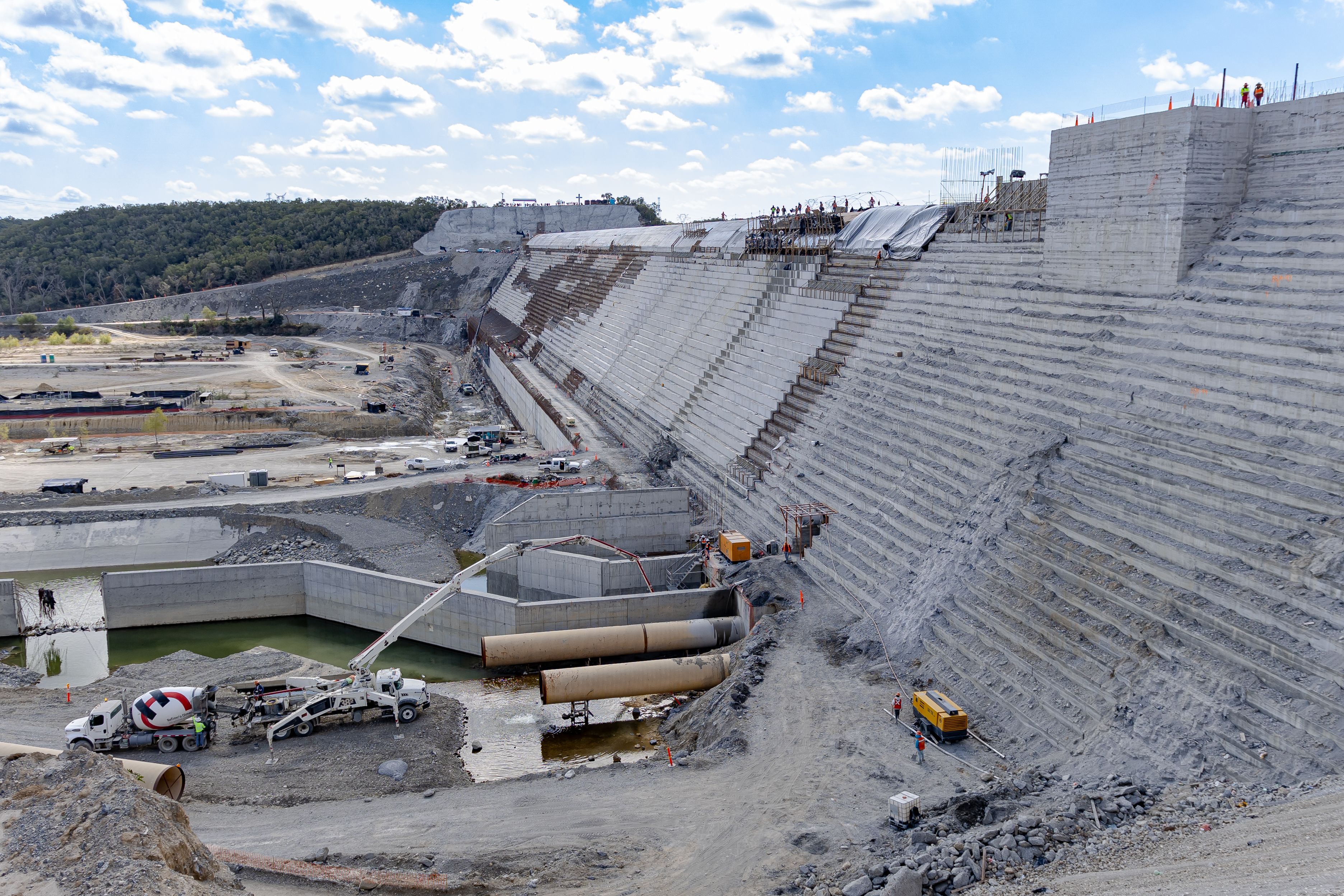 SUPERVISA GOBERNADOR TRABAJOS DE CONCLUSIÓN DE LA CORTINA DE LA PRESA LIBERTAD 10.JPG