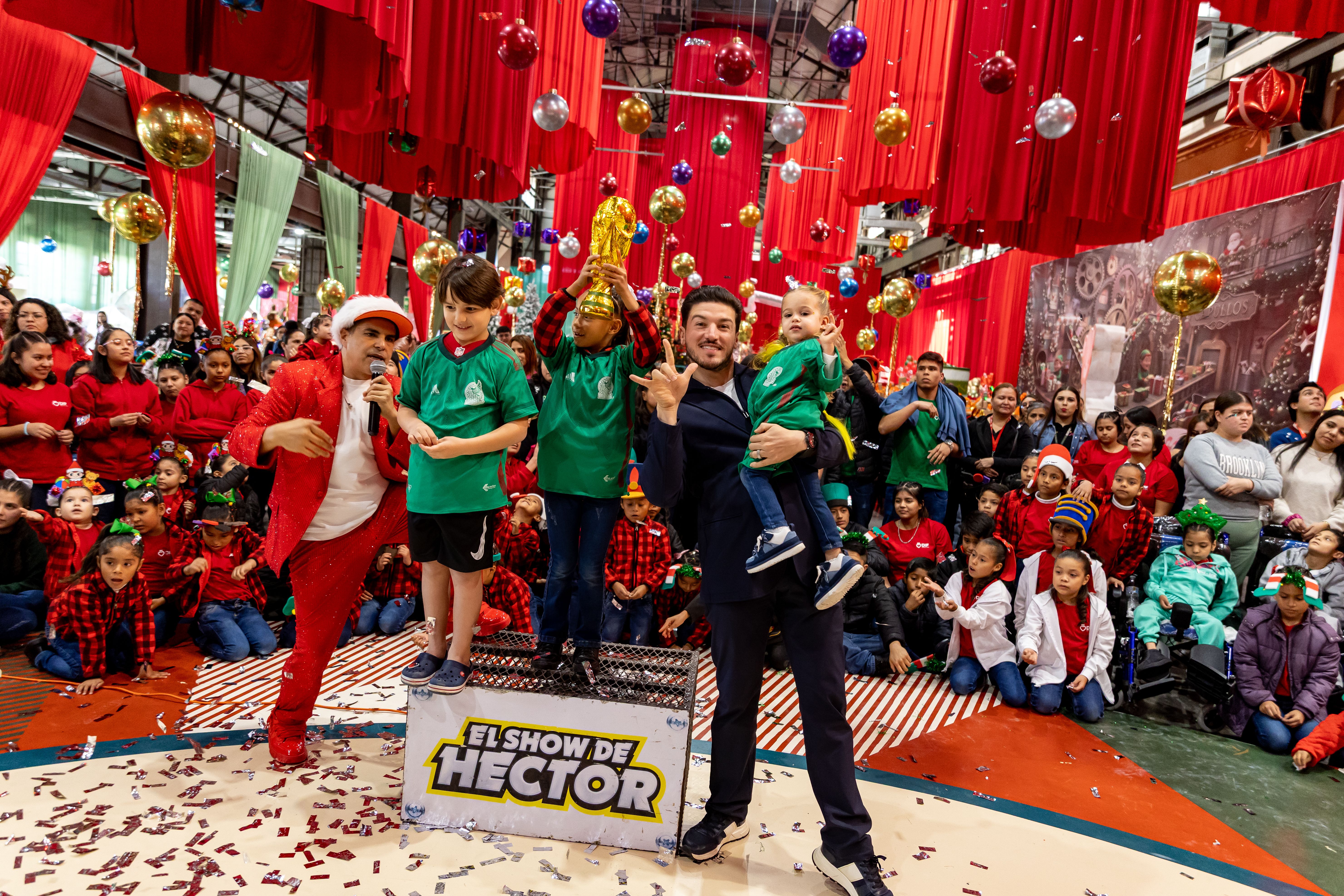 Samuel García y Mariana Rodríguez celebran posada en Capullos.png