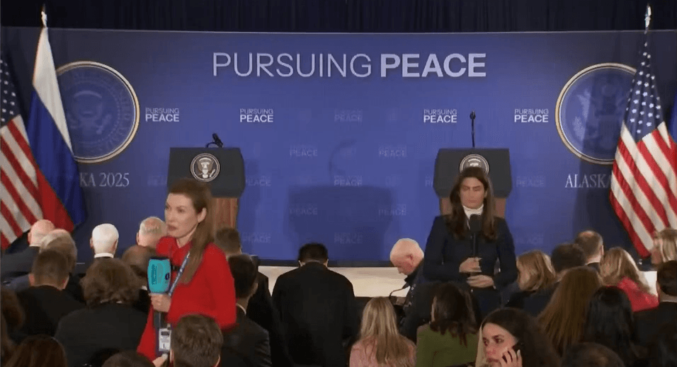 Se reúnen Trump y Putin para frenar guerra en Ucrania