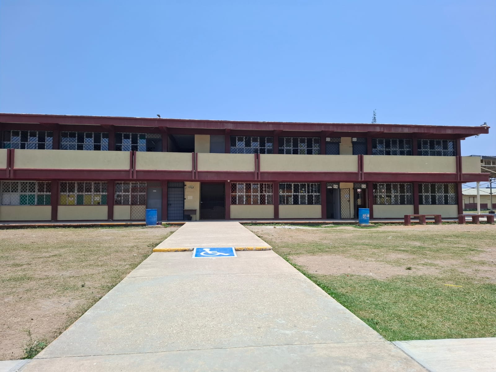 Secundaria en Altamira: ocho meses sin respuesta a climas donados