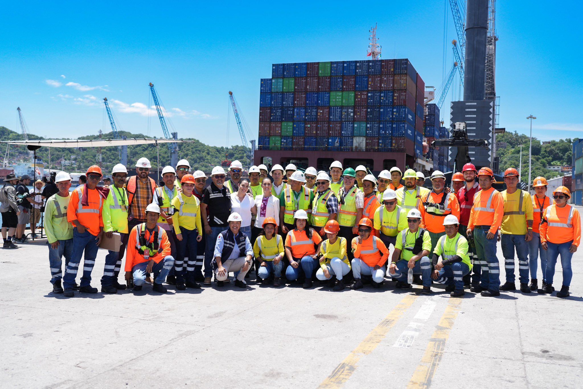 Supervisa Claudia Sheinbaum ampliación del puerto de Manzanillo