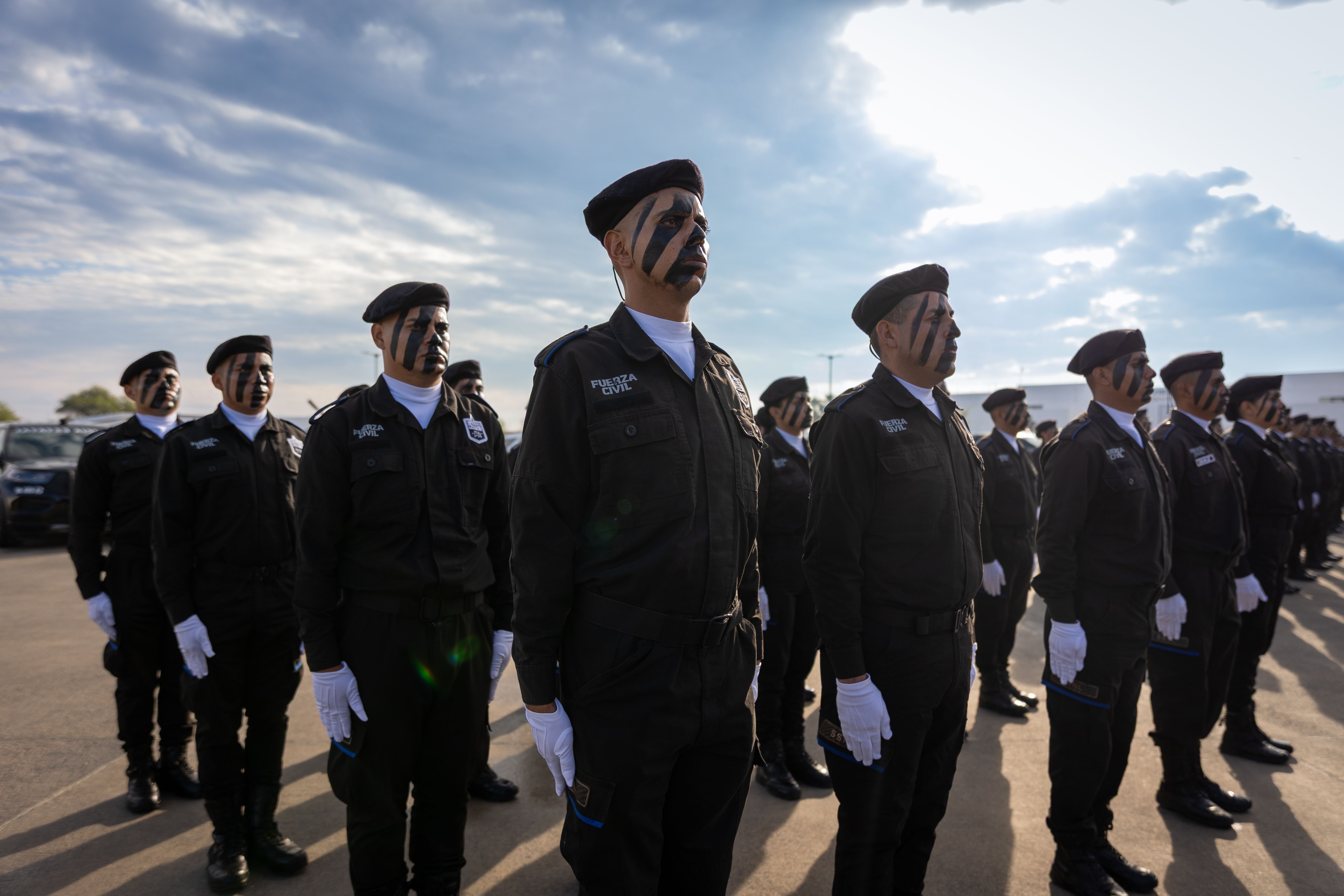 TOMA PROTESTA GOBERNADOR A 200 POLIC_AS DE FUERZA CIVIL Y PRESENTA NUEVA DIVISI_N DE CAMINOS 07.JPG