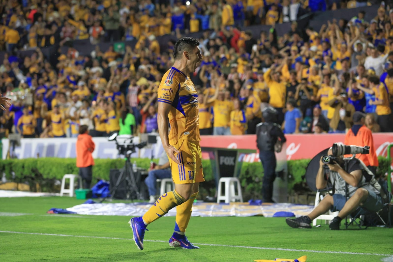 Tigres Jesús Angulo