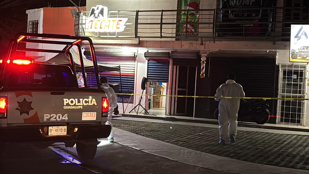 Ultiman a hombre dentro de depósito de cerveza en Guadalupe.jpg