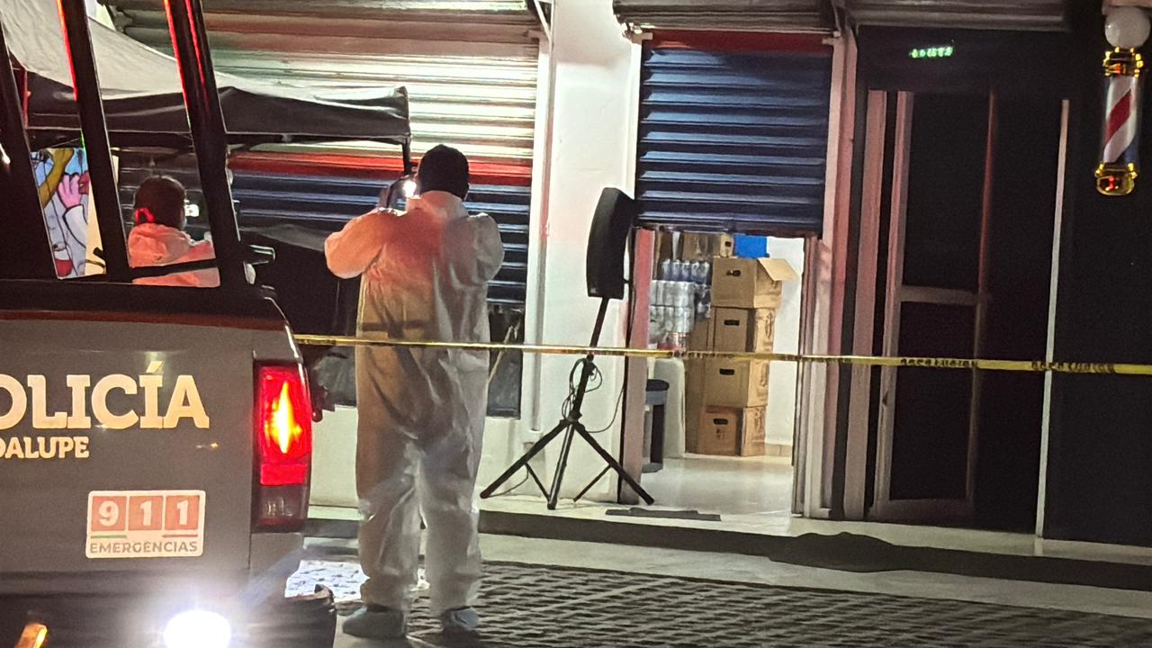 Ultiman a hombre dentro de depósito de cerveza en Guadalupe.jpg