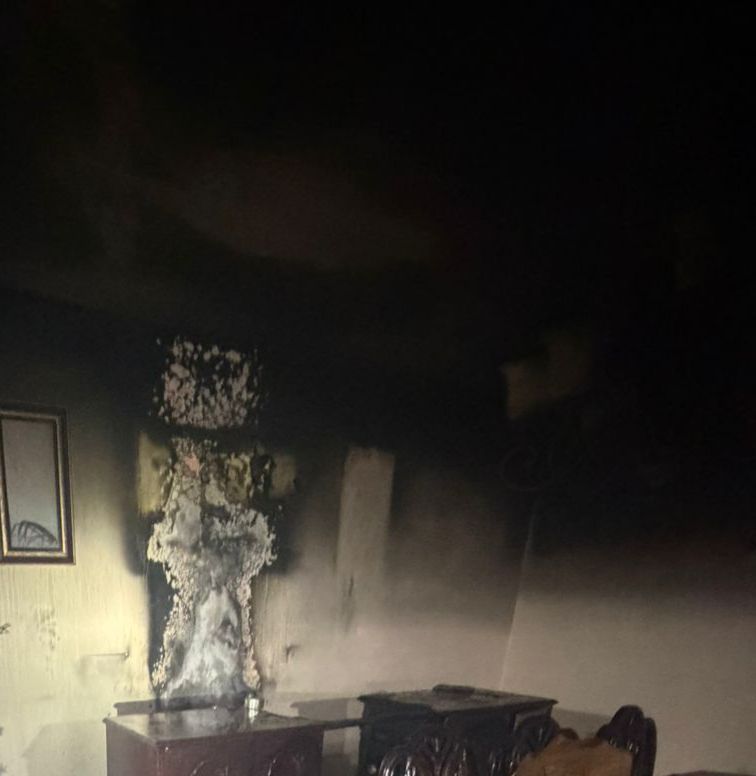 Veladora provoca incendio en vivienda de Linares.jpg