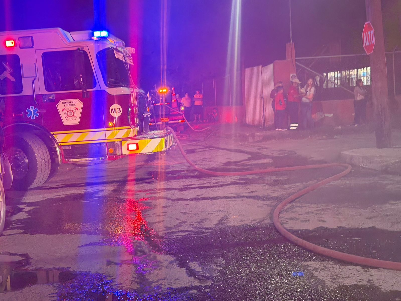 Veladora provoca incendio en vivienda de Linares.jpg