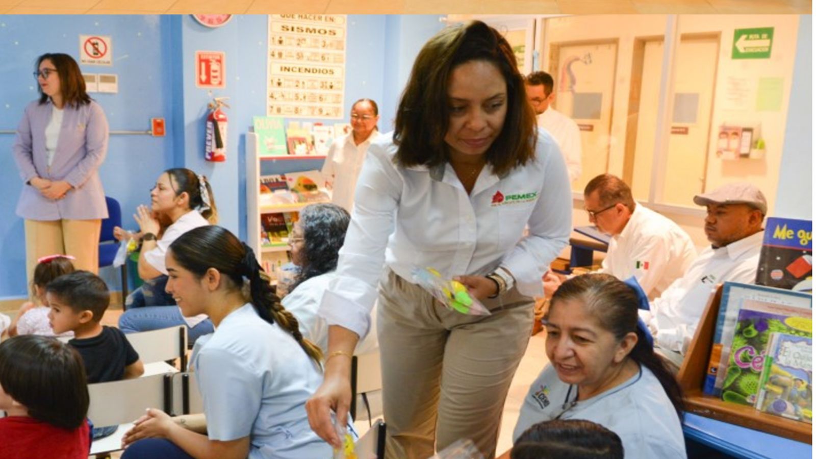 Visita presidenta del voluntariado Pemex el CENDI, Ciudad Madero