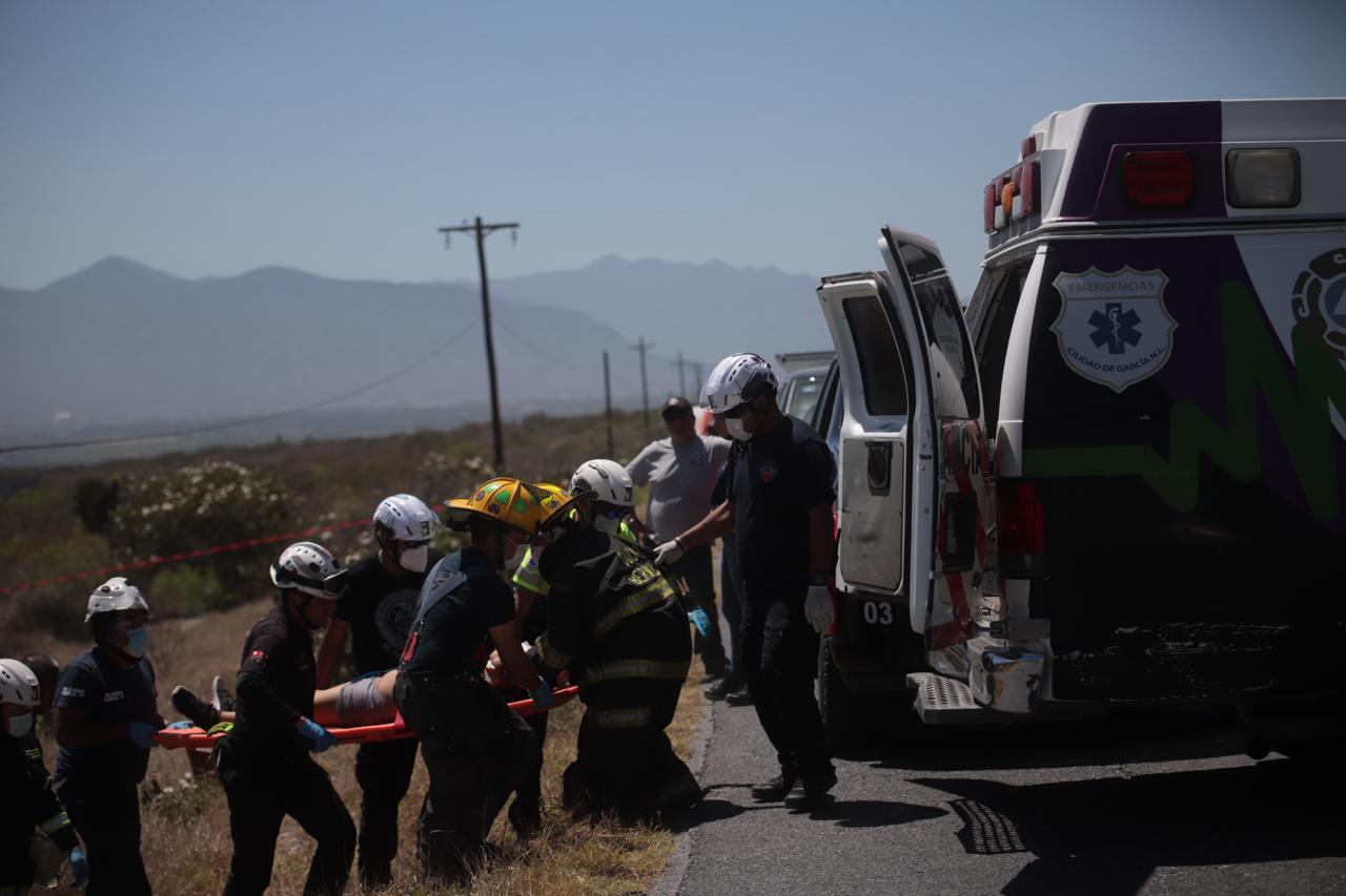 volcadura-carretera-garcia-2-muertos-b.jpeg