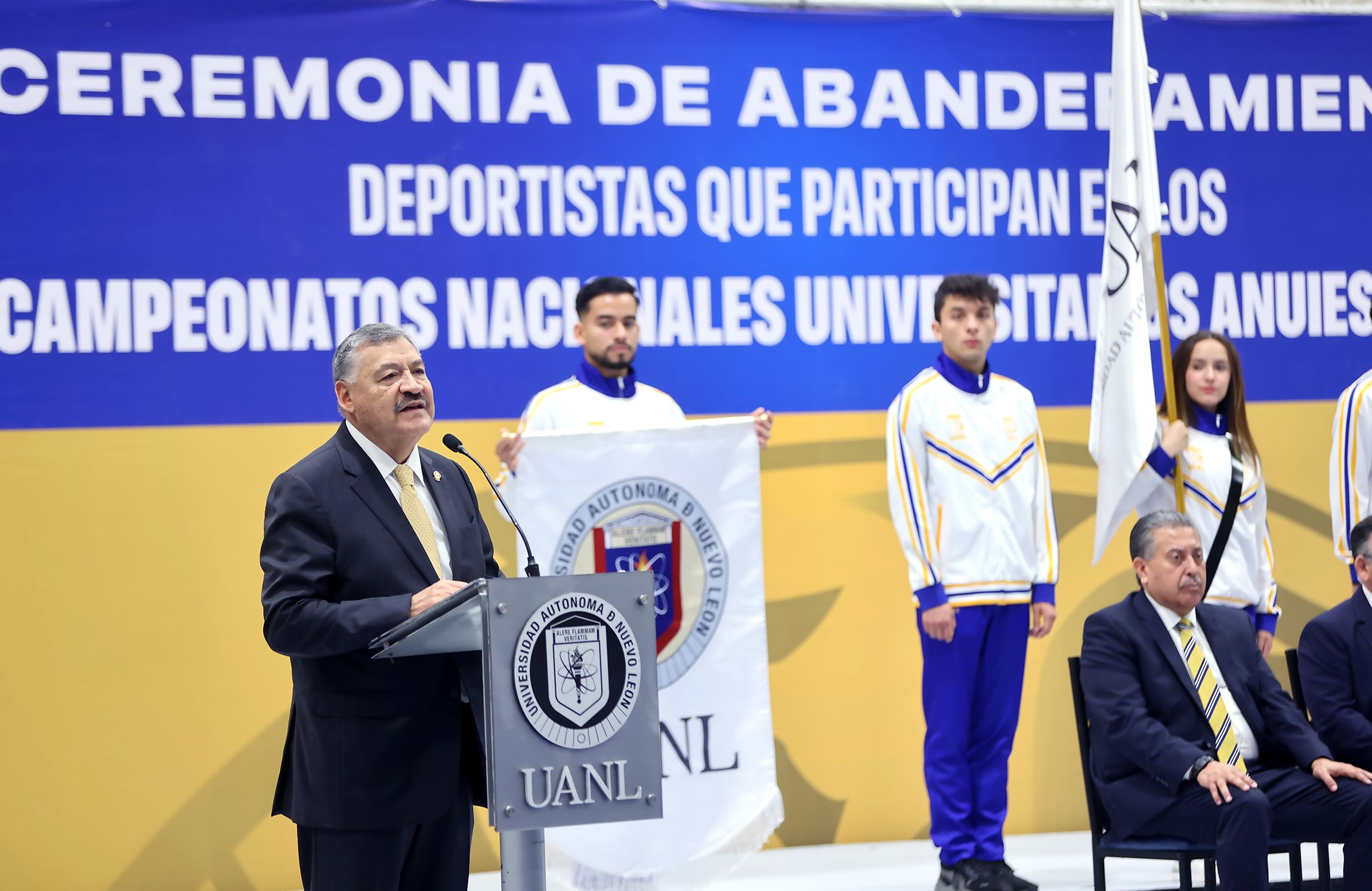 abandera-uanl-deporistas-rumbos-campeonatos-nacionales.jpg
