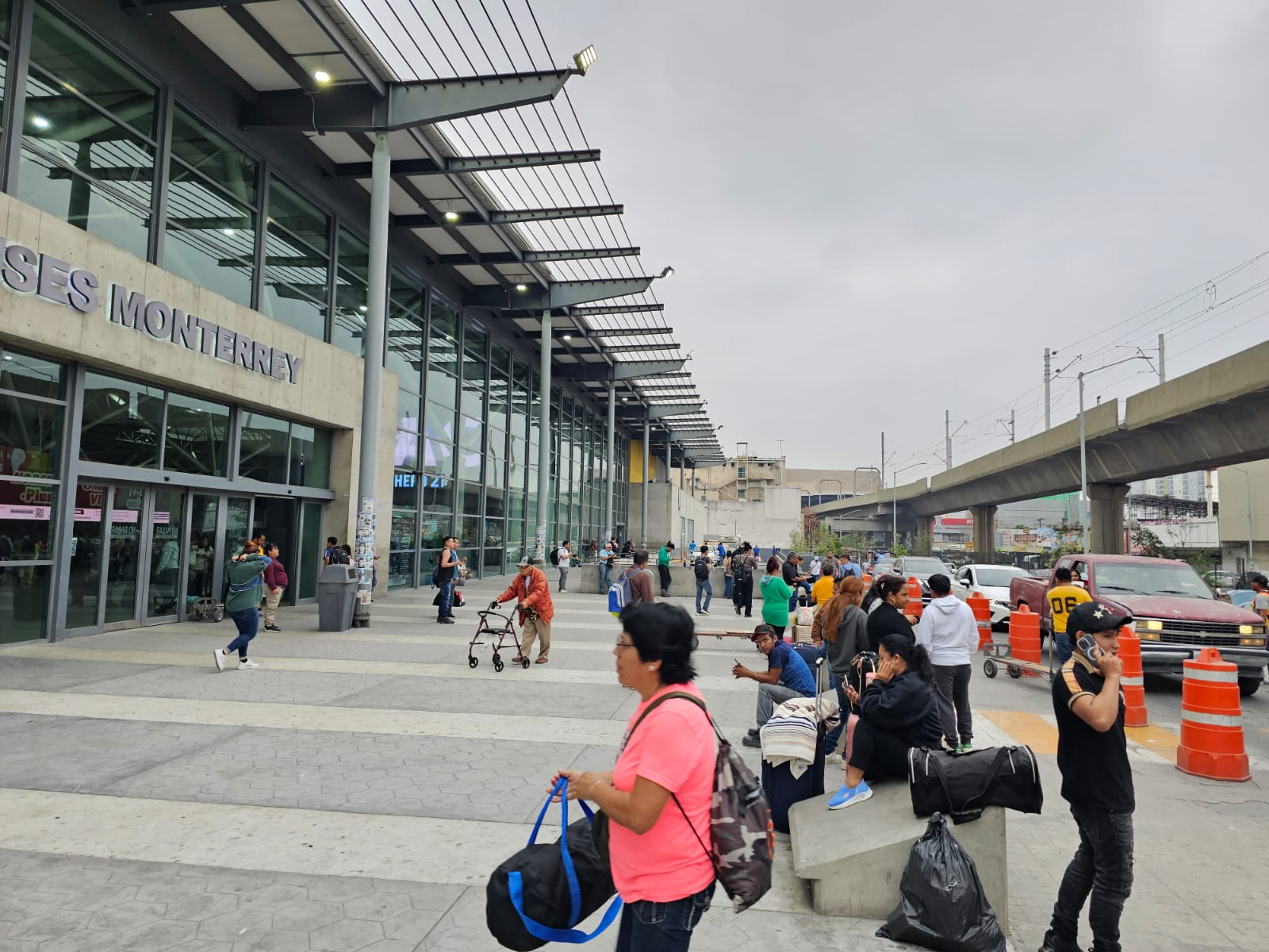 afluencia-central-autobuses-monterrey-semana-santa.jpg