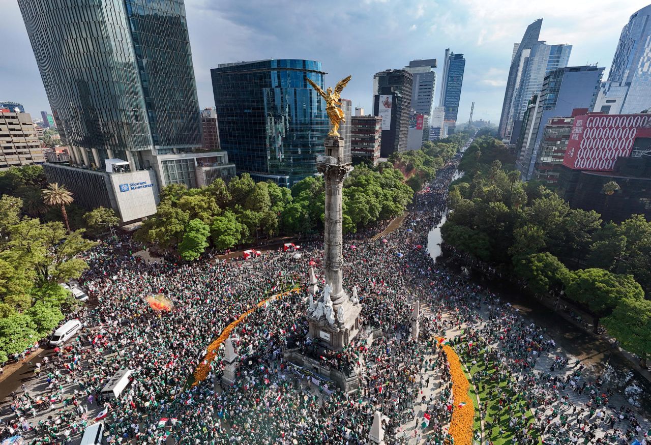 angel-mexico-festejo.jpg
