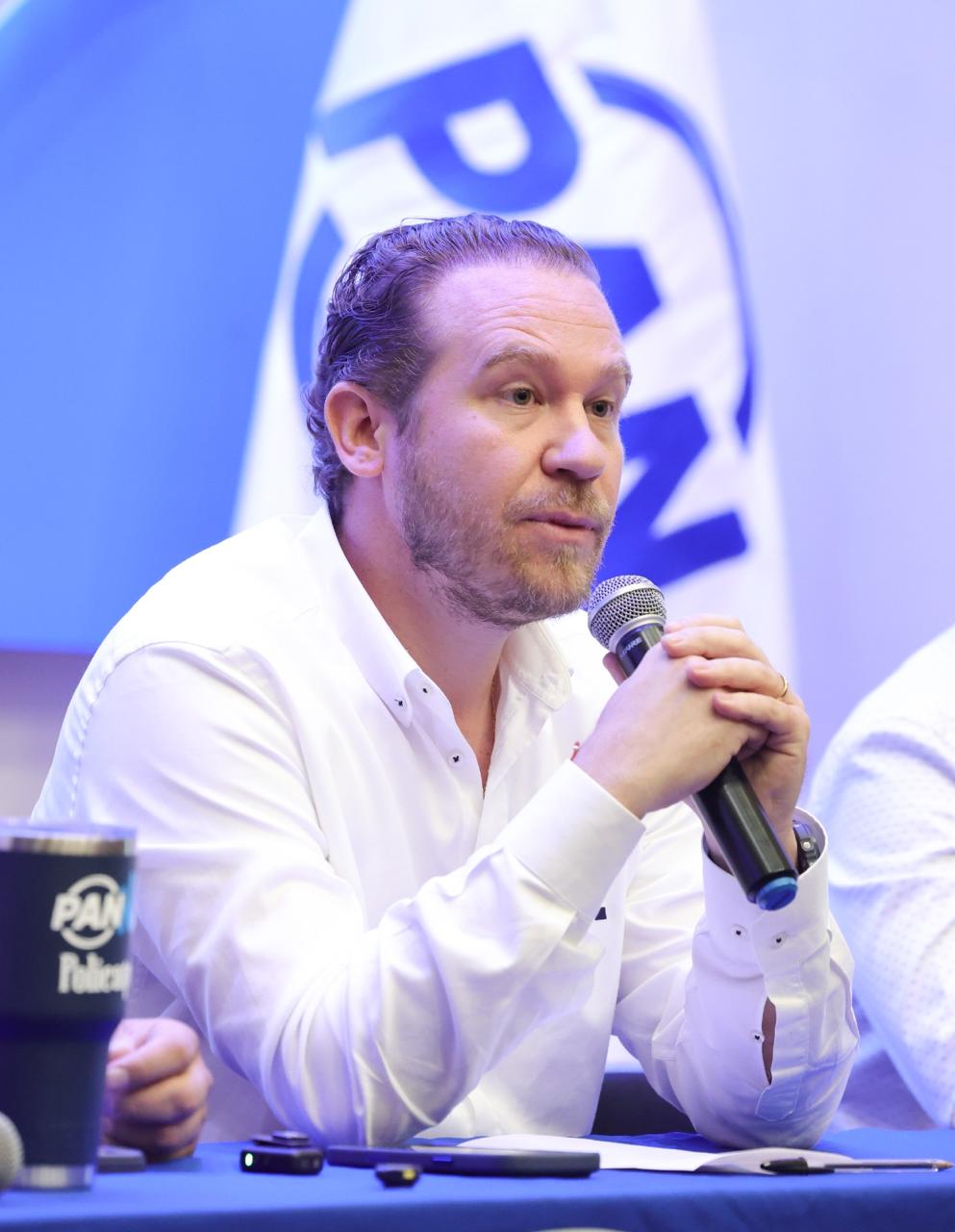 aplican-encuesta-pan-definir-candidatos.jpg