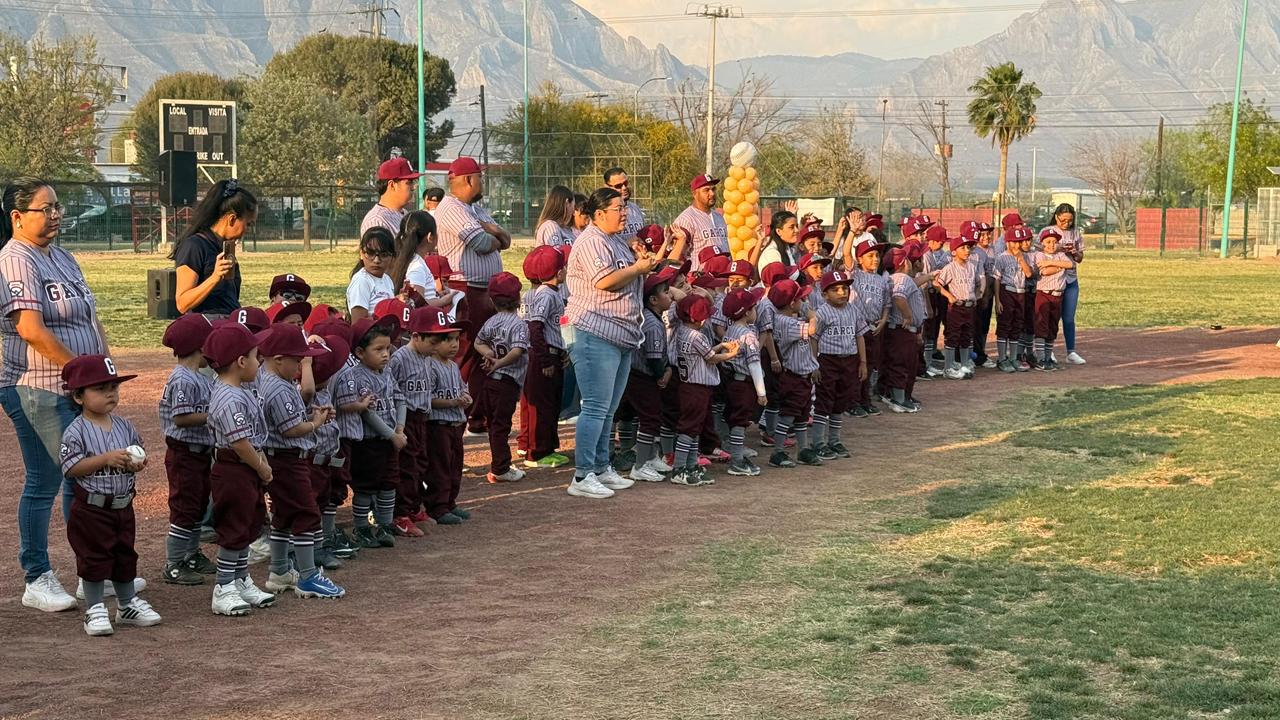 arranca-liga-pequeña-beisbol-garcia.jpg