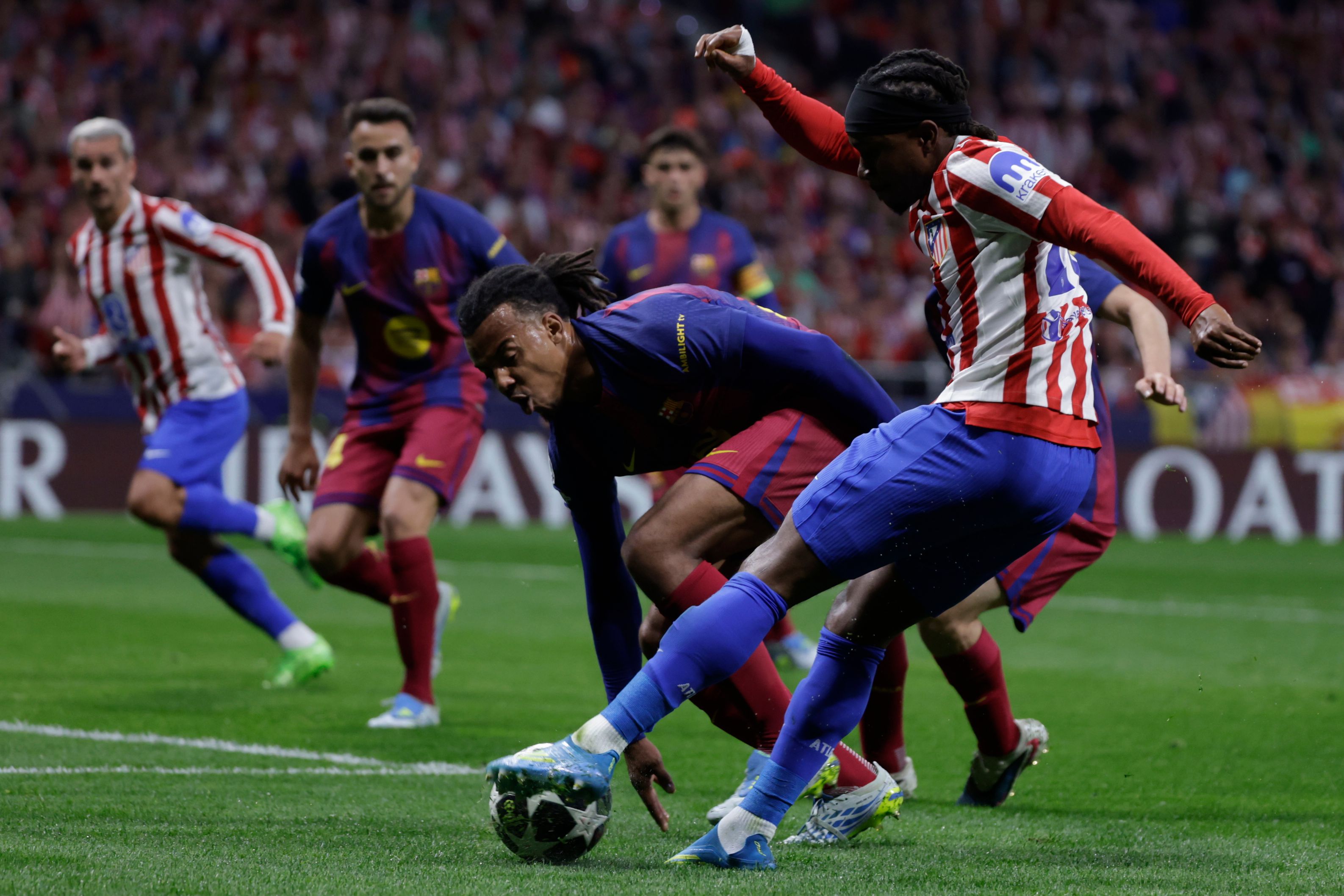 atletico-de-madrid-sorprende-al-vencer-al-barcelona.jpg