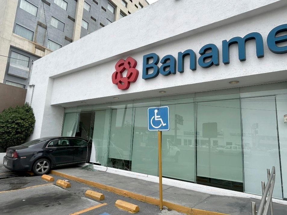 auto-banco-monterrey1.jpg