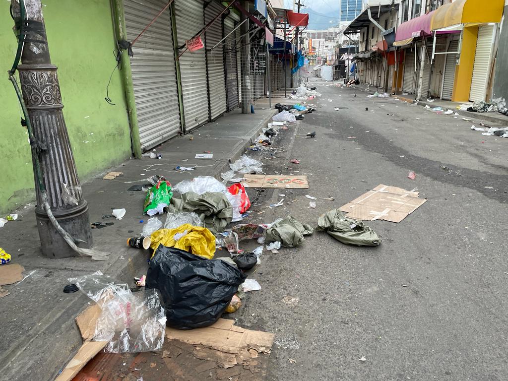 basura-calles-centro-monterrey1.jpeg