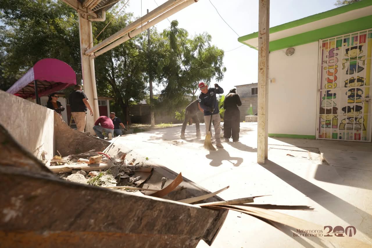 beto-granados-retira-estructura-jardin-de-niños.jpg