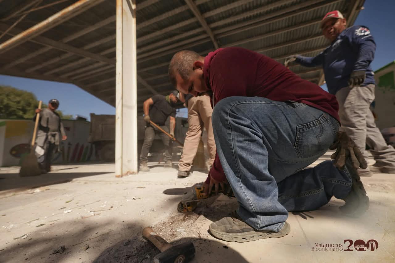 beto-granados-retira-estructura-jardin-de-niños.jpg