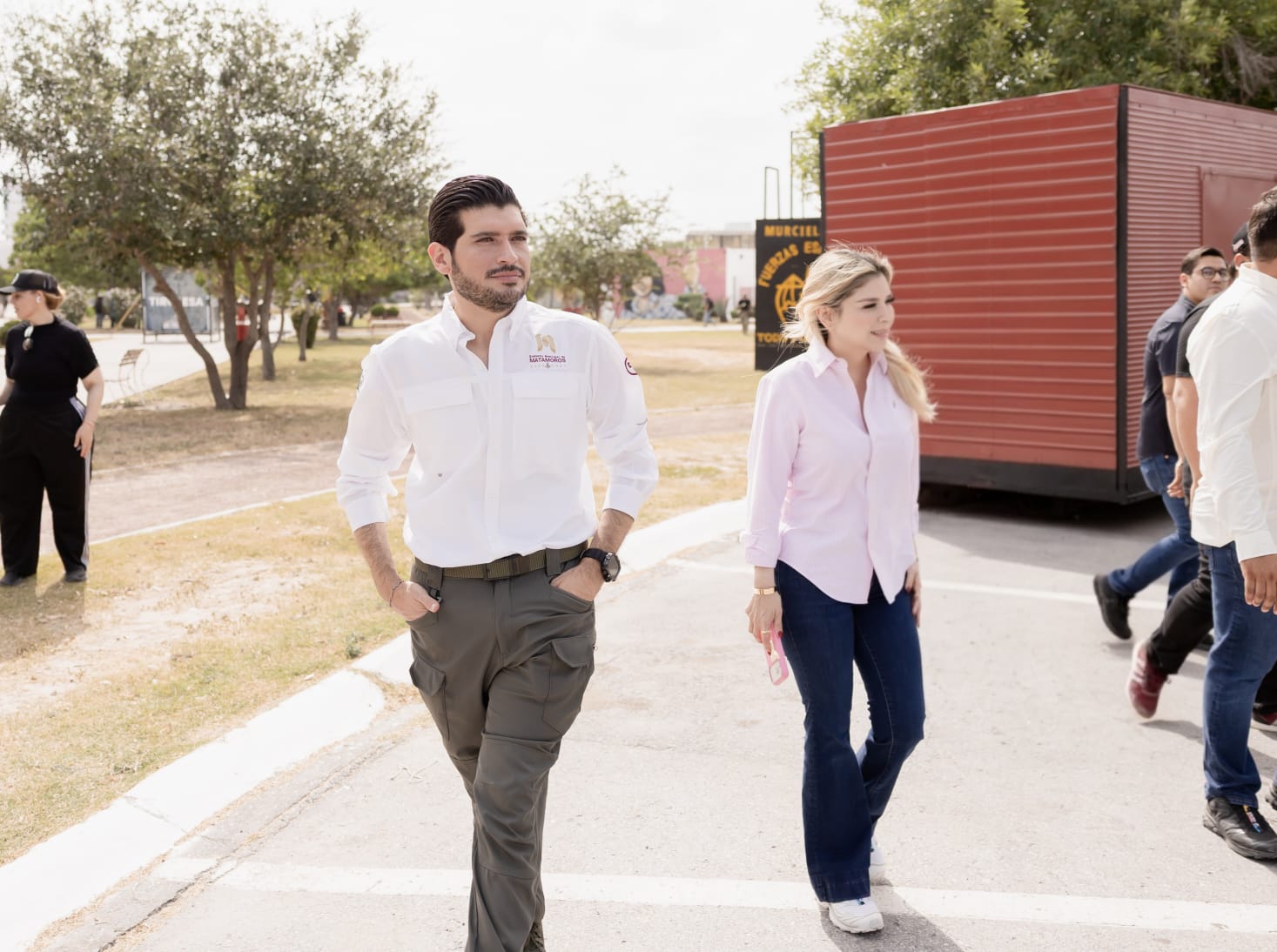 beto grandos y esposa.jpeg