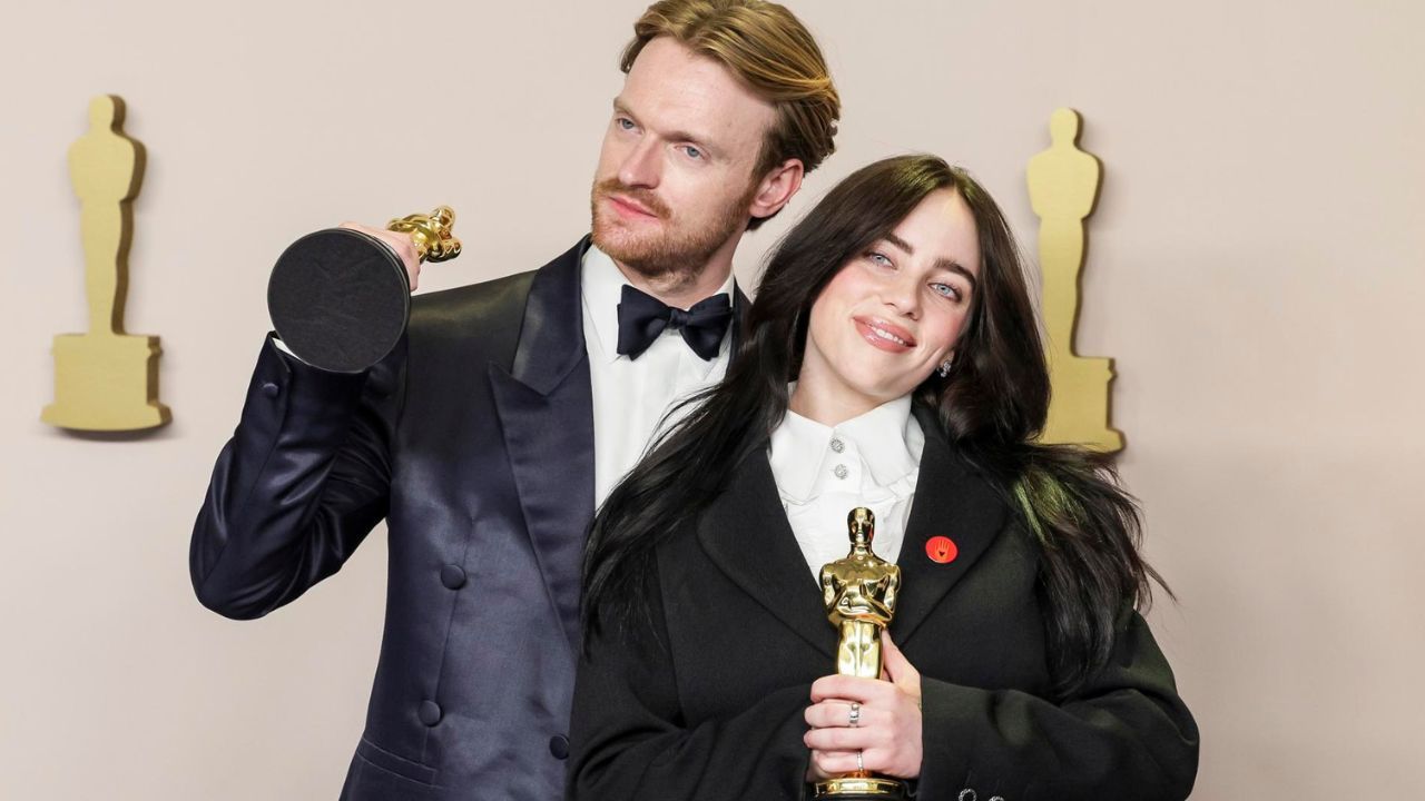 billie-eilish-consigue-2-premios-oscar.jpg