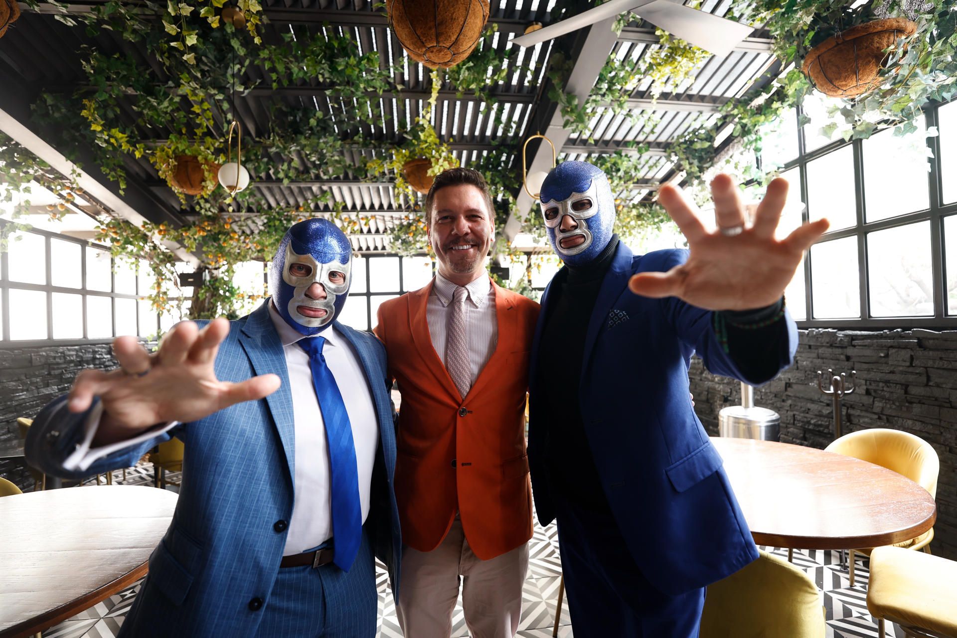blue-demon-libro-gira1.jpg