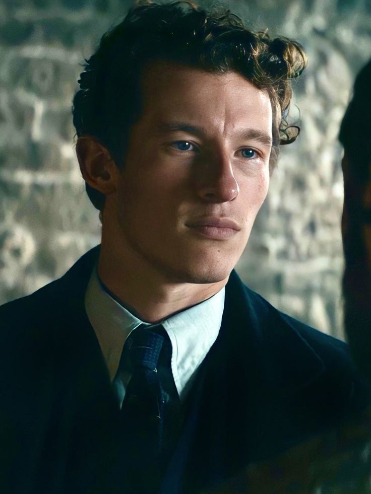 callum-turner.jpg