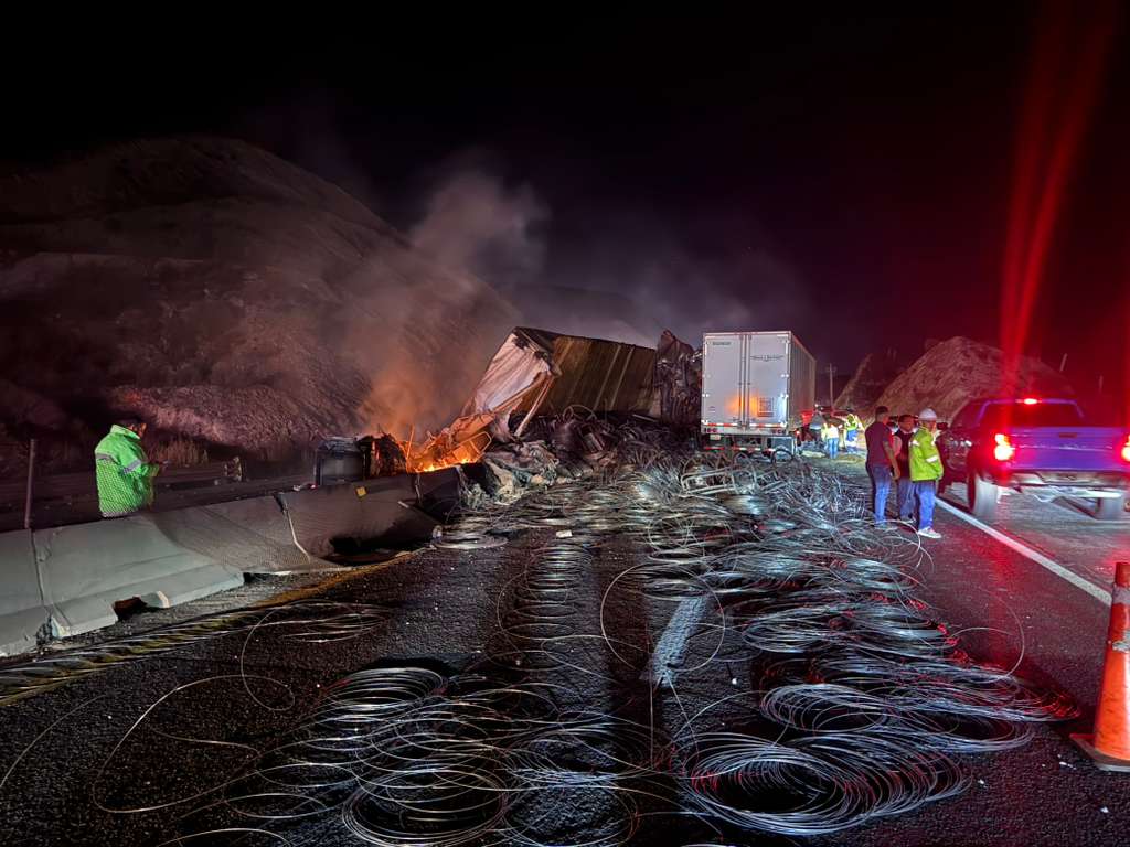 camión alambre saltillo cierre carretera.jpeg