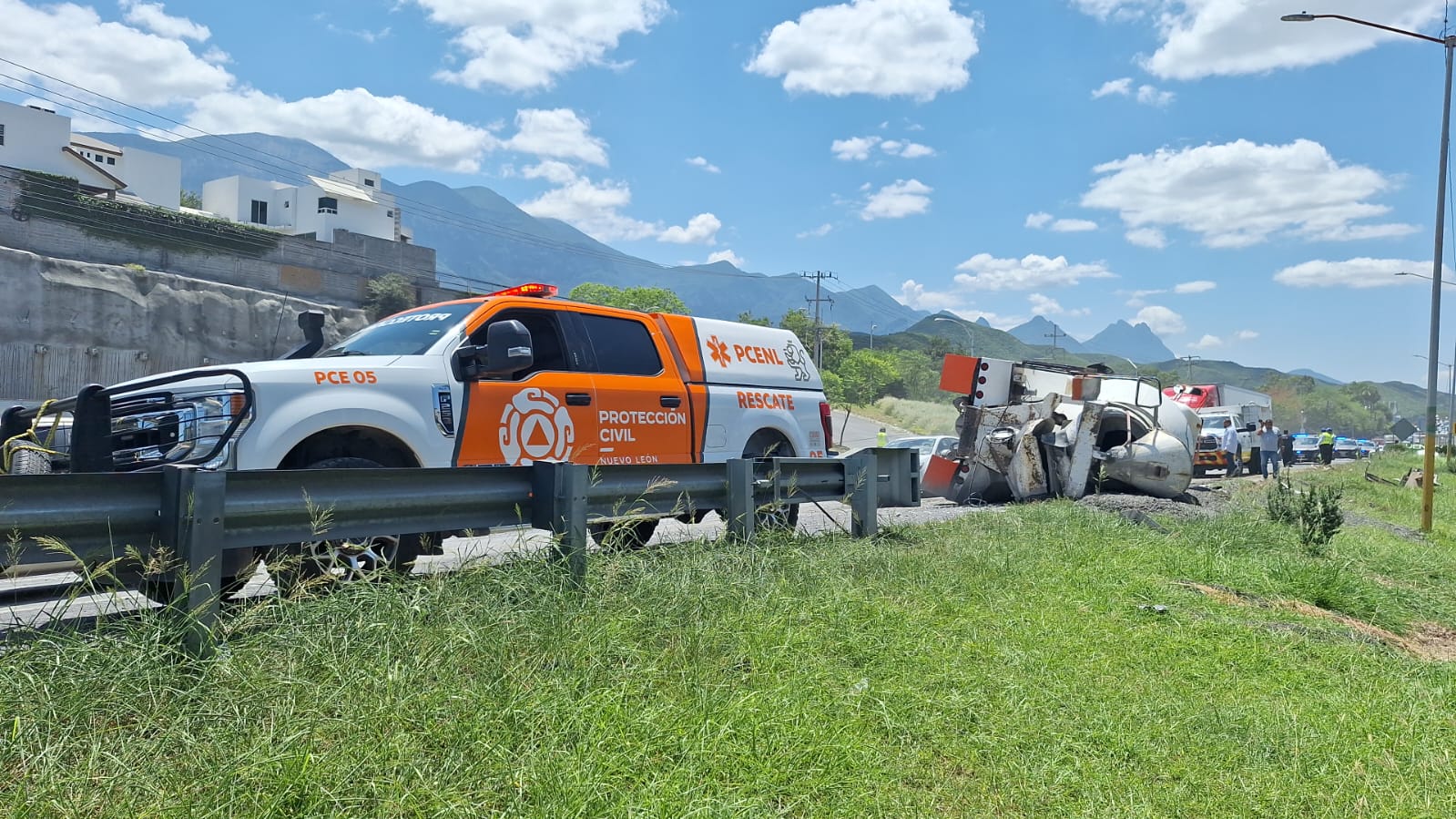 camion-vuelca.jpeg
