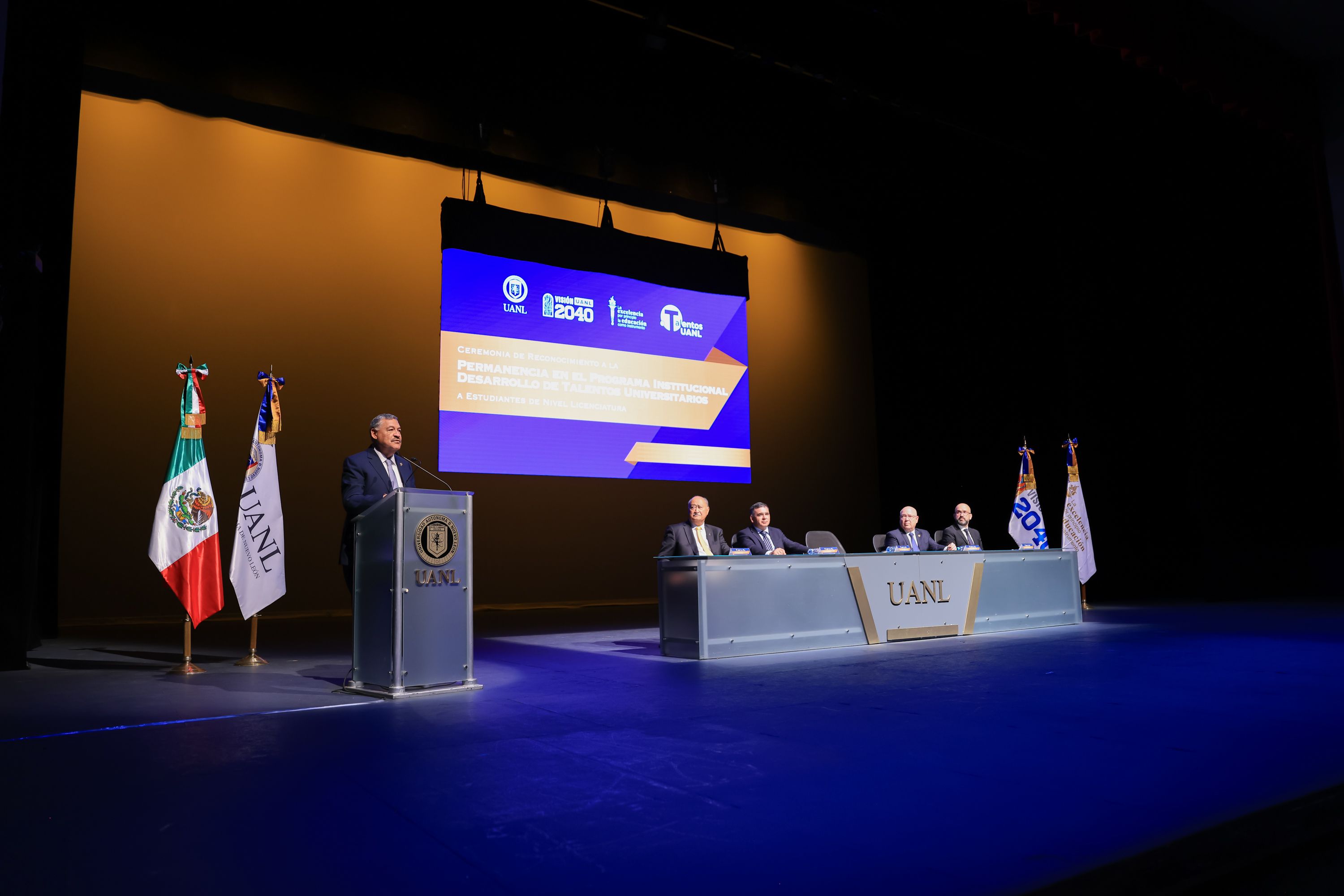 ceremonia-de-reconocimiento-a-la-permanencia-2026-uanl-005.jpg