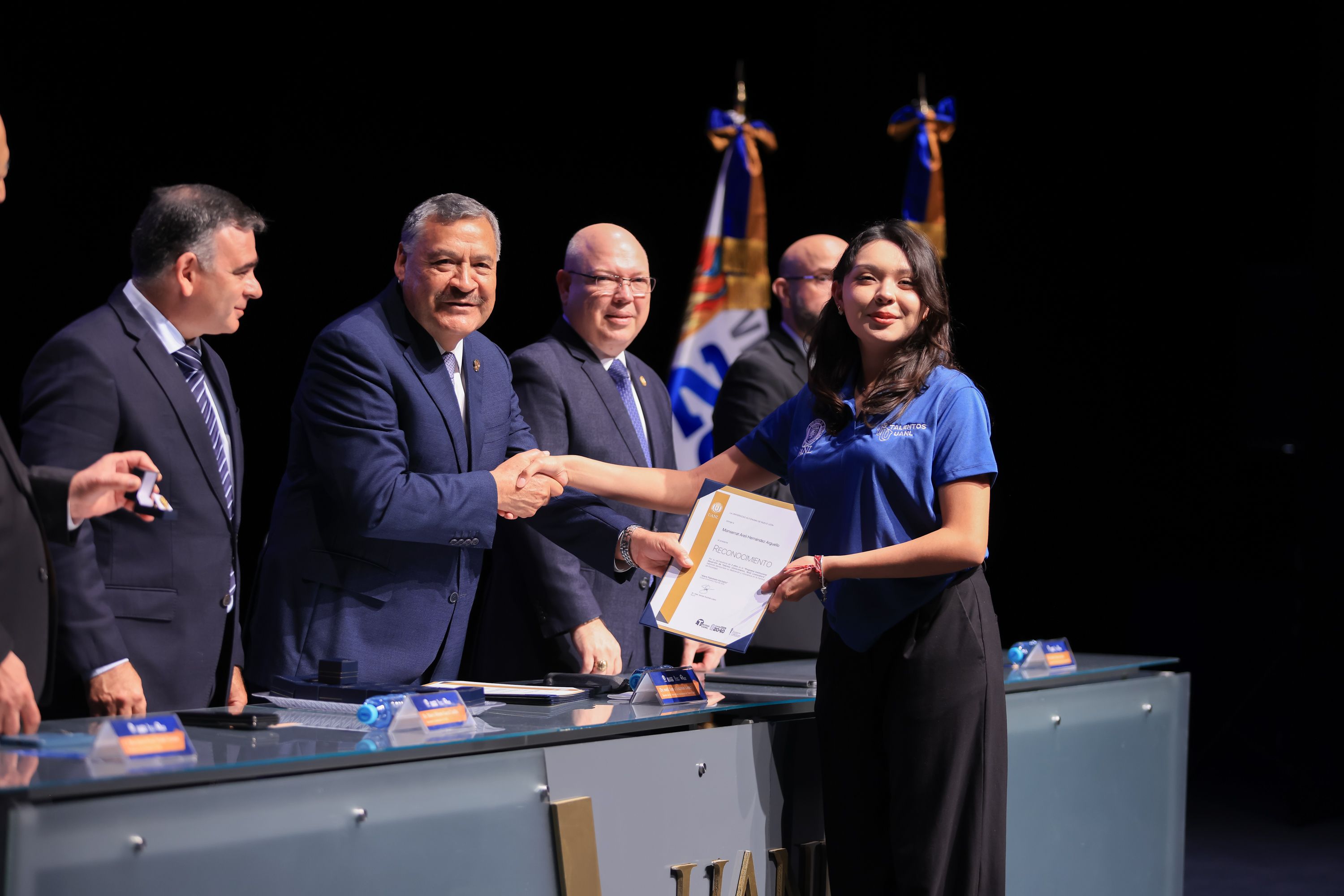 ceremonia-de-reconocimiento-a-la-permanencia-2026-uanl-046.jpg
