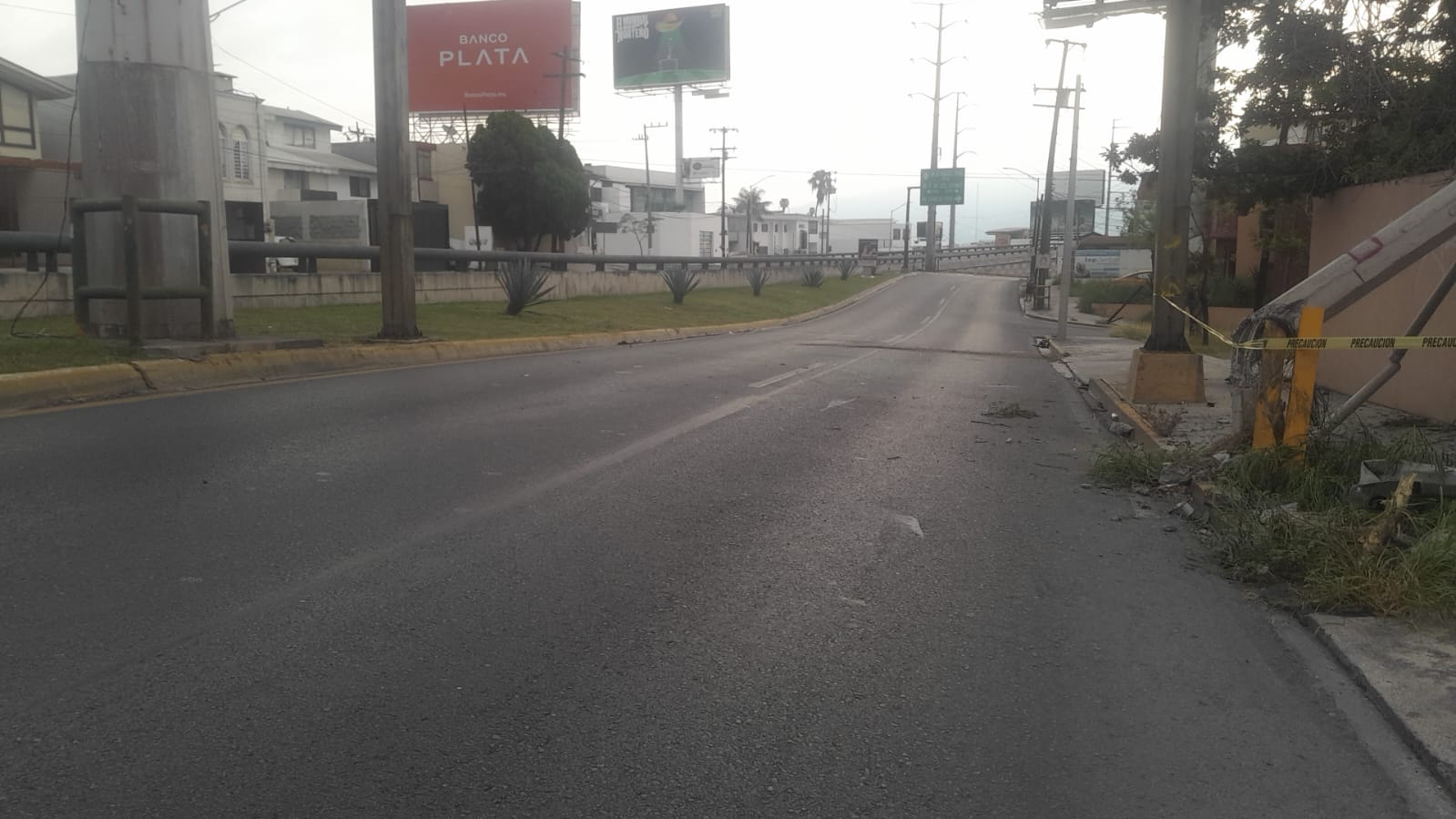 choque-poste-rangel-frias.jpg