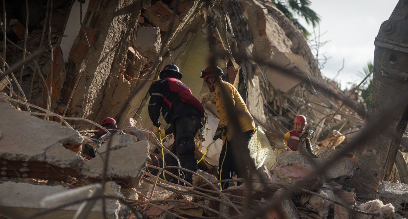 contabilizan-920-muertos-3360-heridos-sismos-venezuela.jpg
