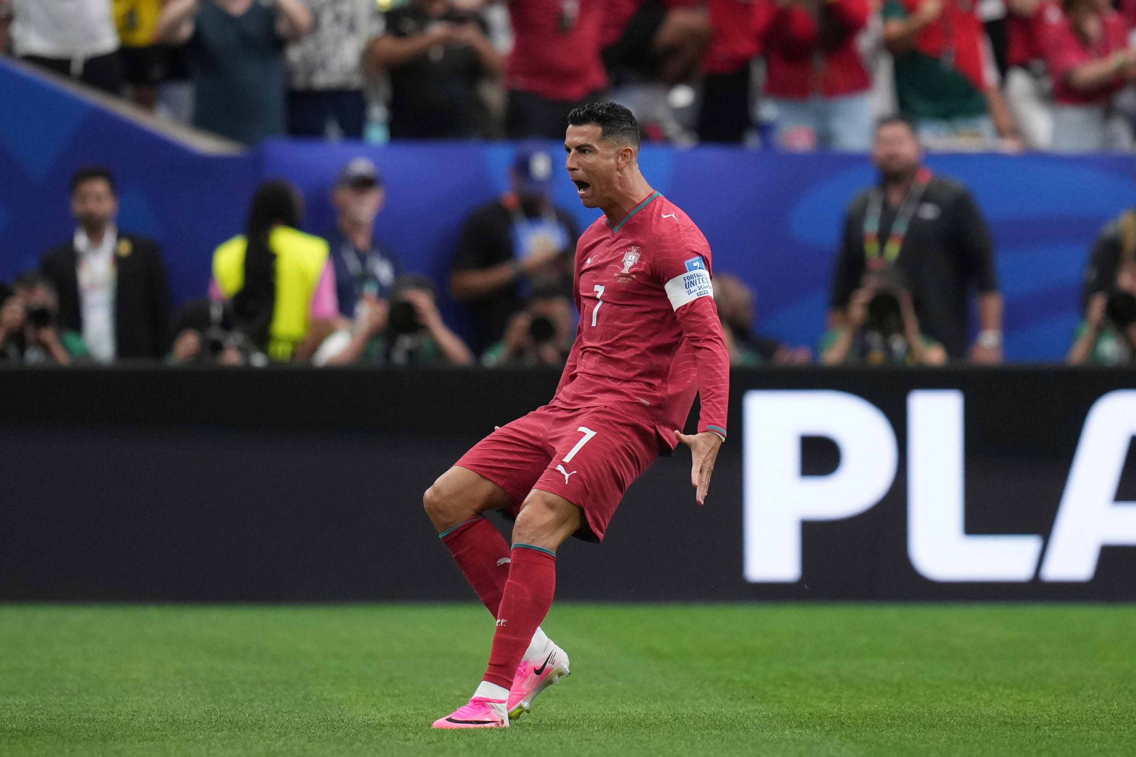 cristiano-ronaldo-primer-jugador-marcar-seis-mundiales.jpg